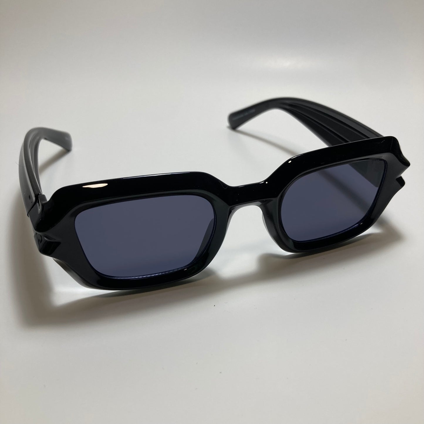 womens black chunky frame sunglasses