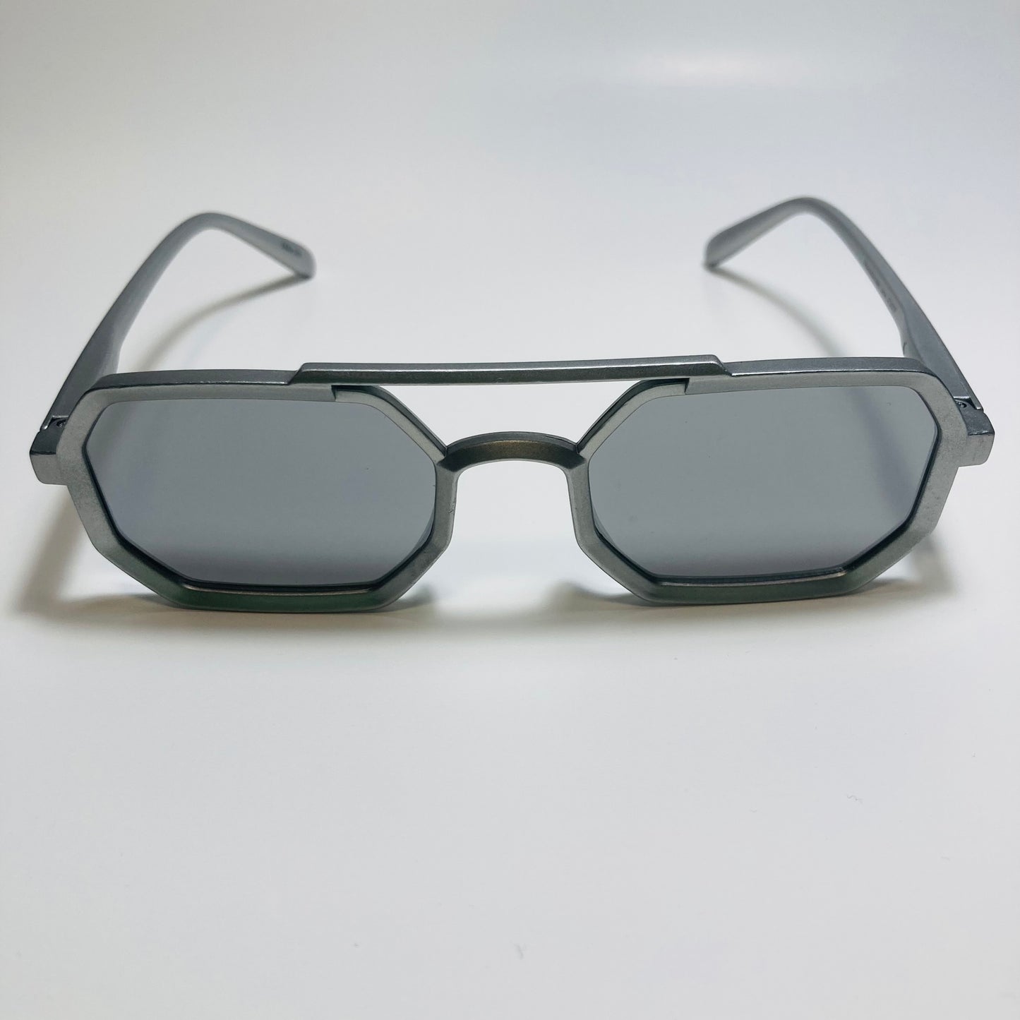 mens and womens silver and mirrored silver small aviator sunglasses