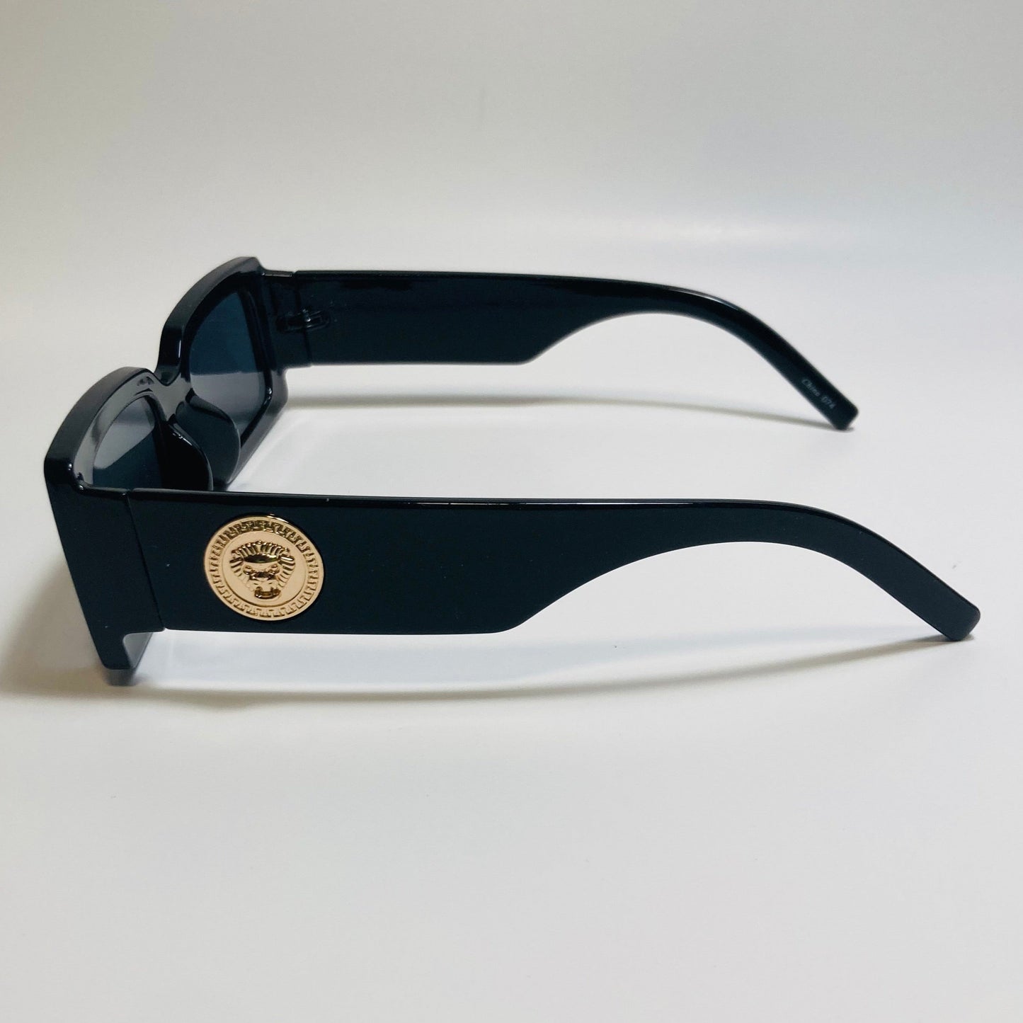 mens and womens black rectangle sunglasses