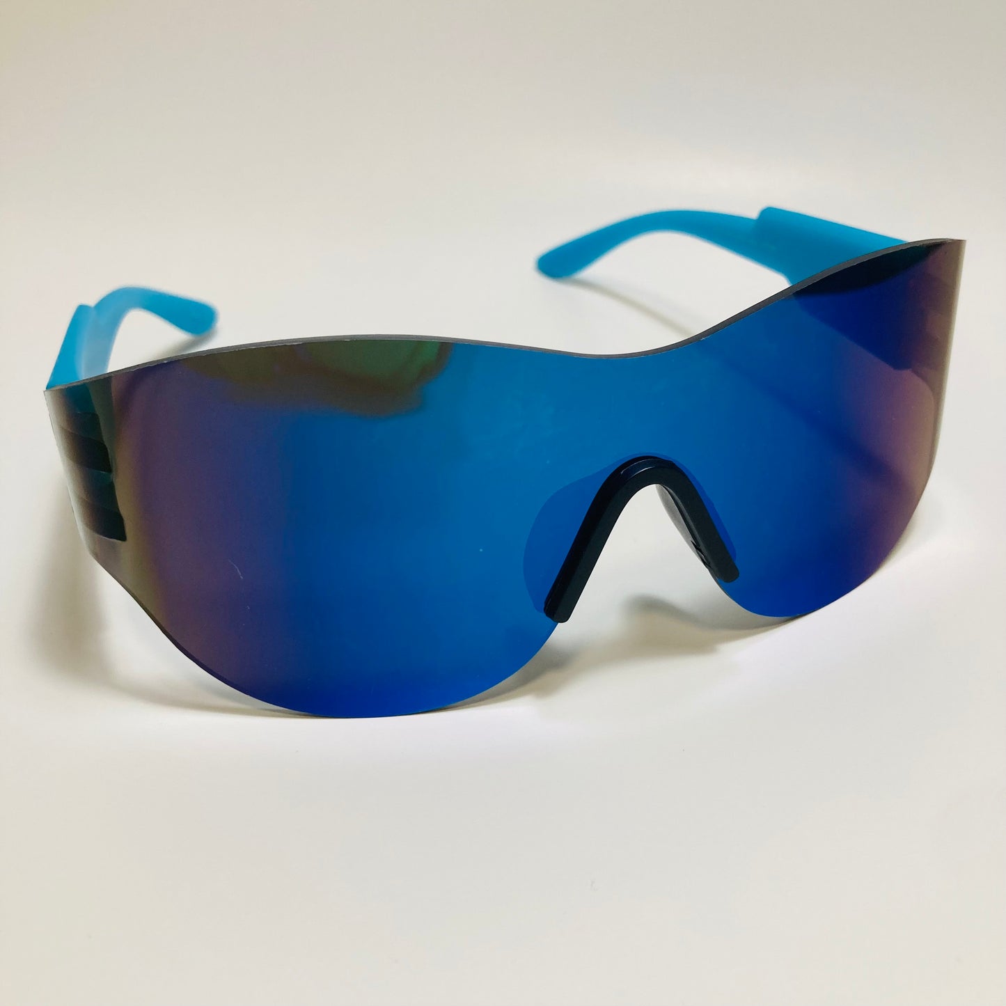 mens and womens mirrored blue running sunglasses