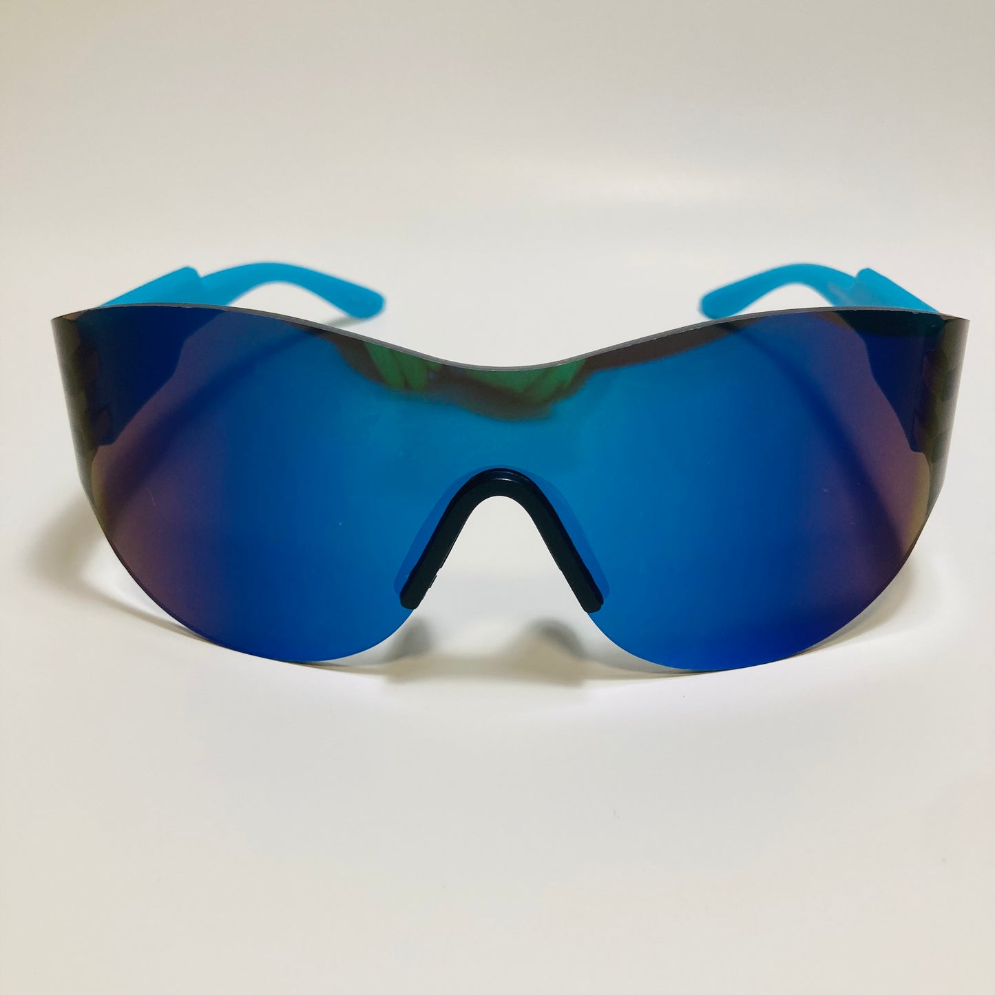 mens and womens mirrored blue running sunglasses
