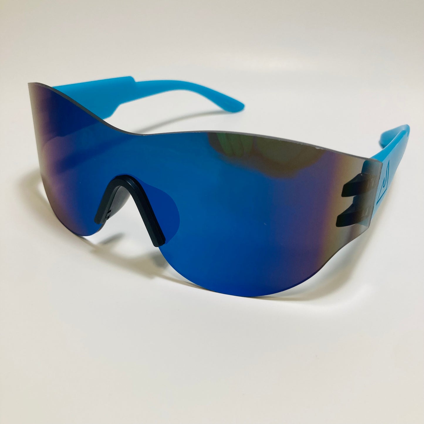 mens and womens mirrored blue running sunglasses