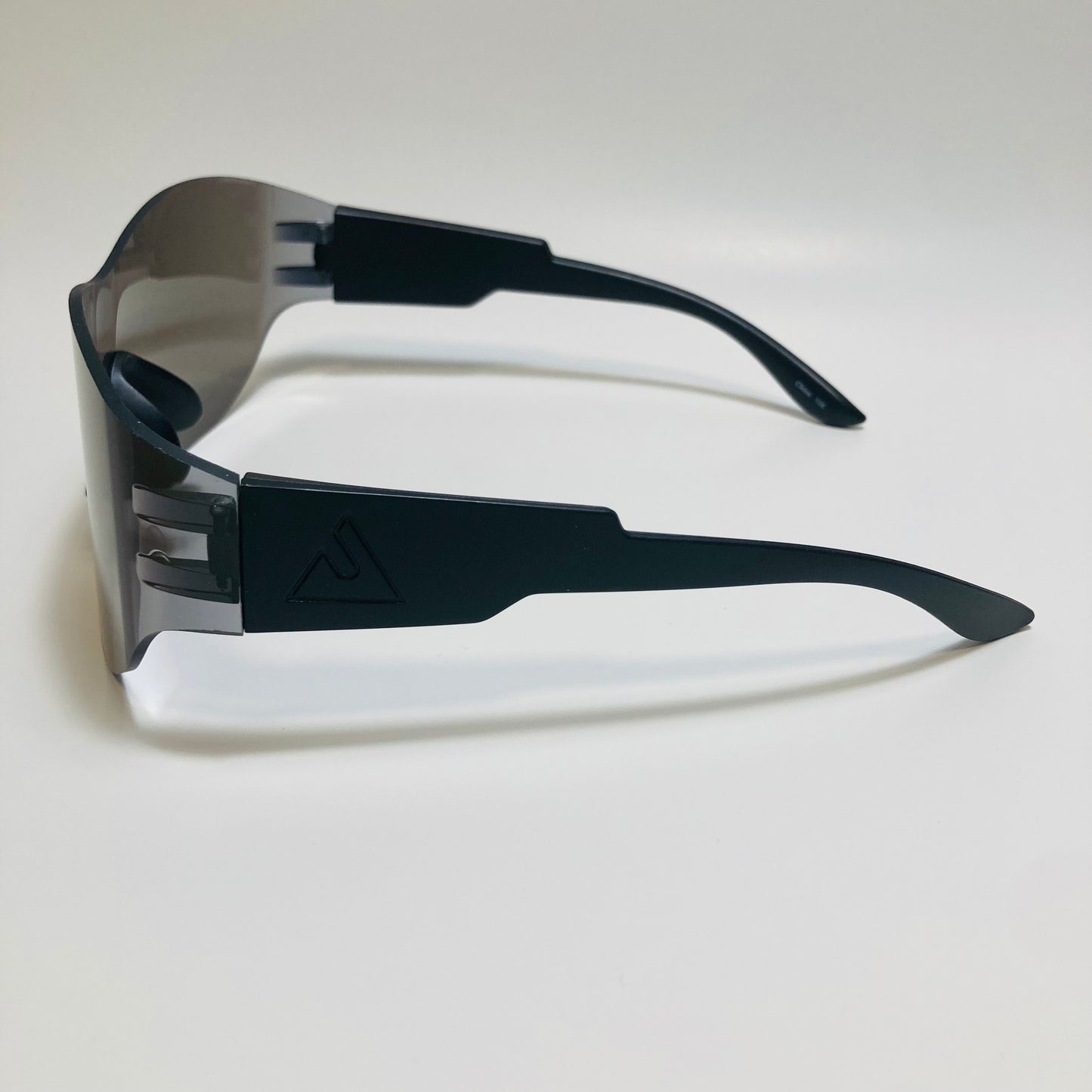 mens and womens mirrored black and blue running sunglasses