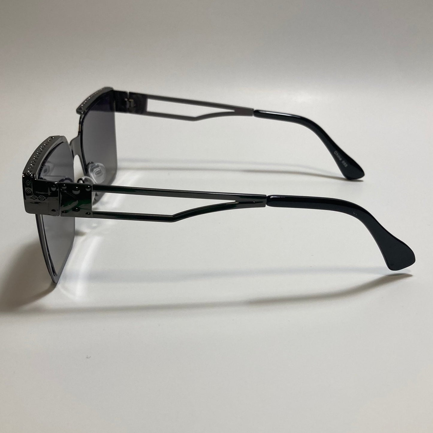 womens black and blue square sunglasses