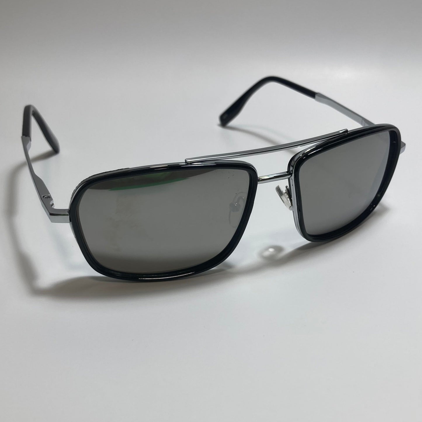 mens and womens black and silver mirrored aviator sunglasses
