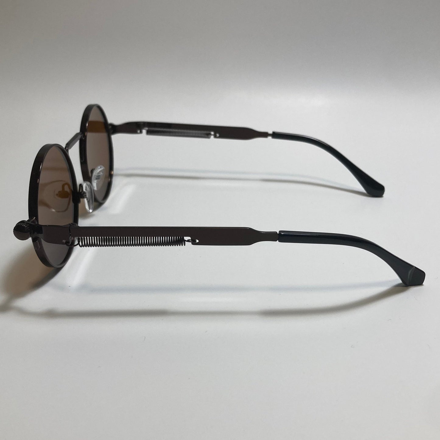 mens and womens brown round metal steampunk sunglasses