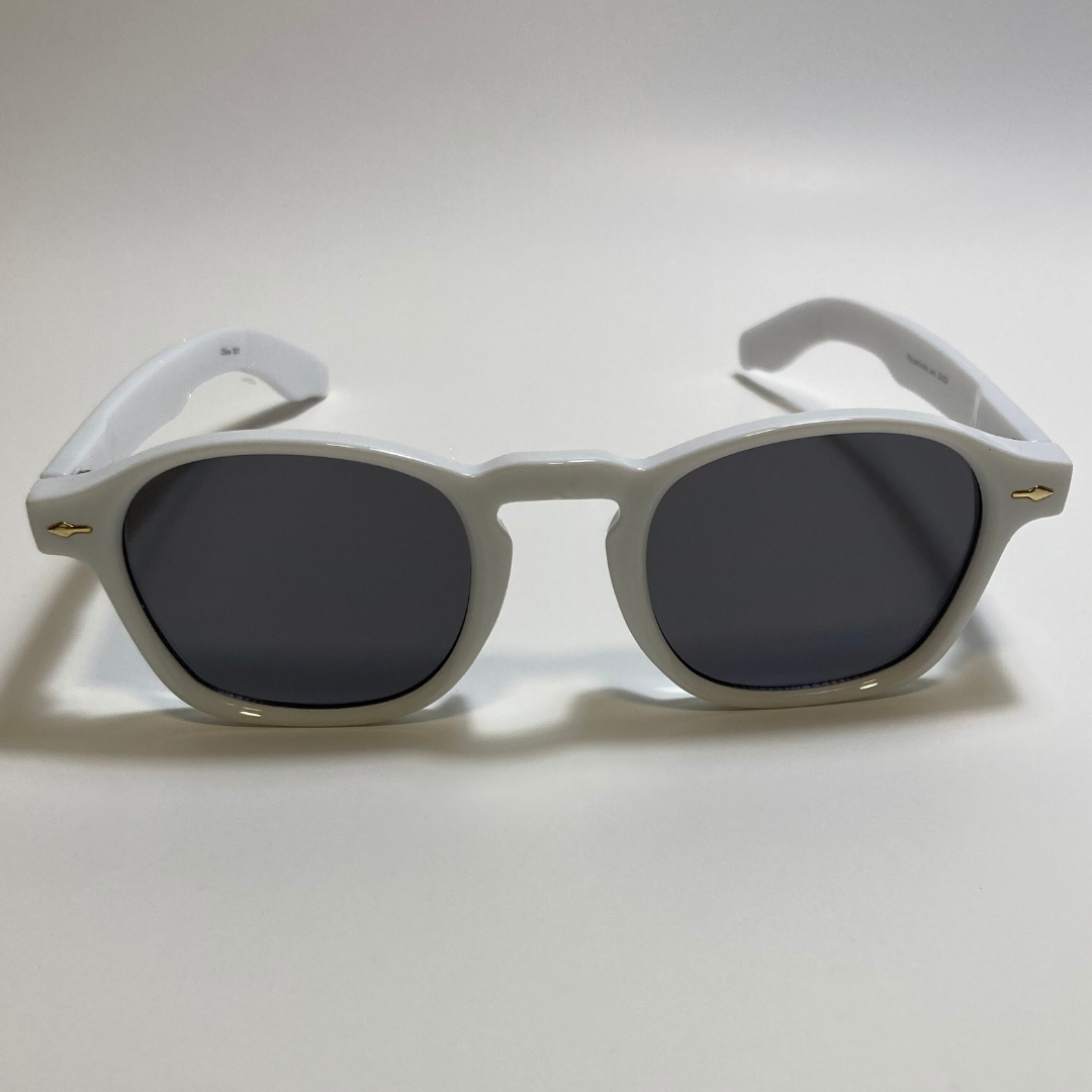 white round wayfarer sunglasses with black lenses