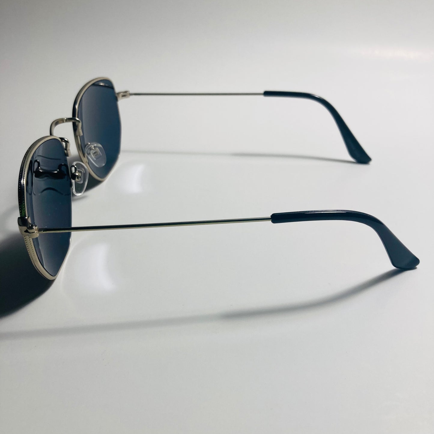 mens and womens silver mirrored square sunglasses