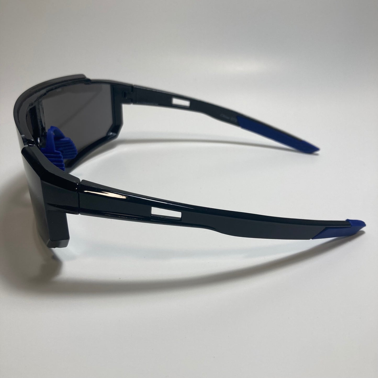 mens black and blue mirrored cycling glasses