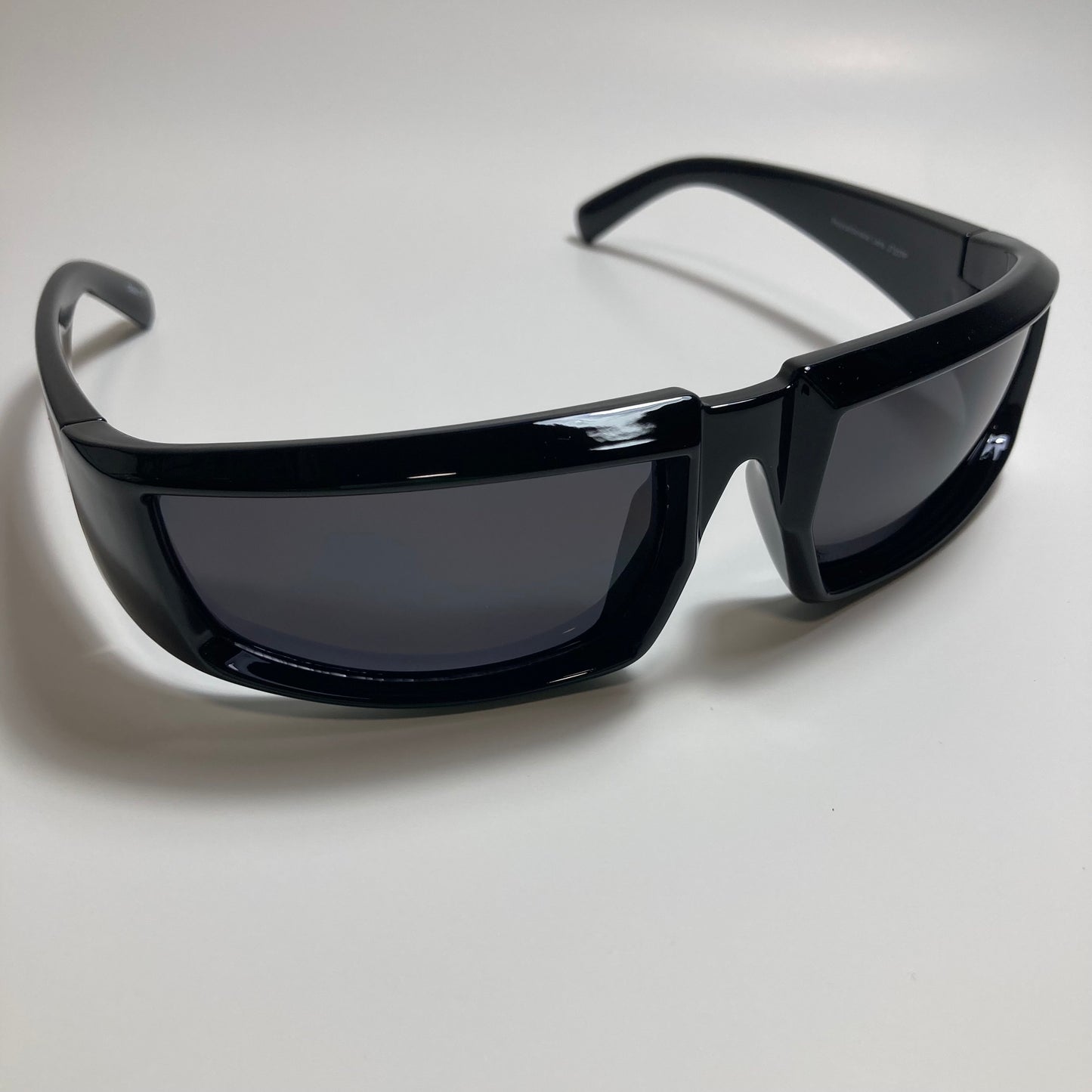 mens and womens black wrap around sunglasses