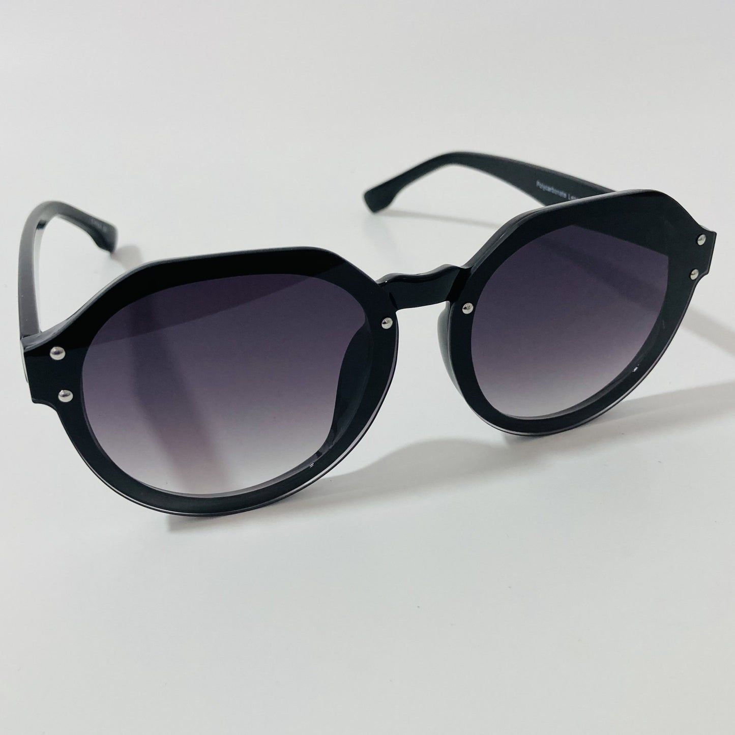 womens black round sunglasses