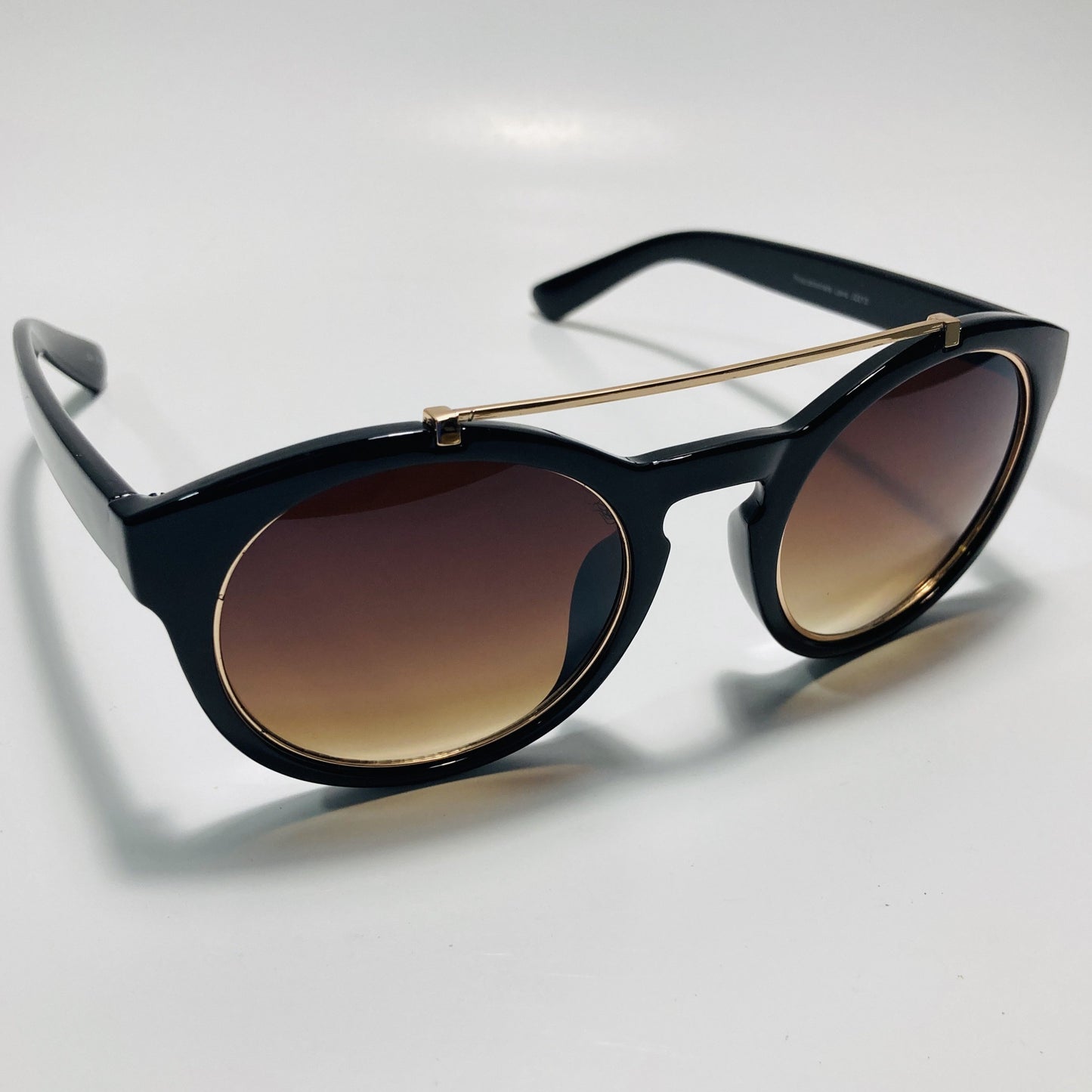 Keywords: Tortoise Sunglasses, Gold Sunglasses, Italian Sunglasses, Chic Sunglasses, Affordable Sunglasses, Cheap Sunglasses, Round Sunglasses, Circular Sunglasses, Circle Sunglasses, Gradient Lens Sunglasses, Ombre Lens Sunglasses, Tiger Sunglasses, White Sunglasses, Silver Sunglasses, New York Sunglasses, NYC Sunglasses, Shade Phreak Sunglasses, Shade Phreak, The Alegrissimo Sunglasses, Italian Design Sunglasses, Shade Phreak Sunglasses Company, Shade Phreak Sunglass Co.