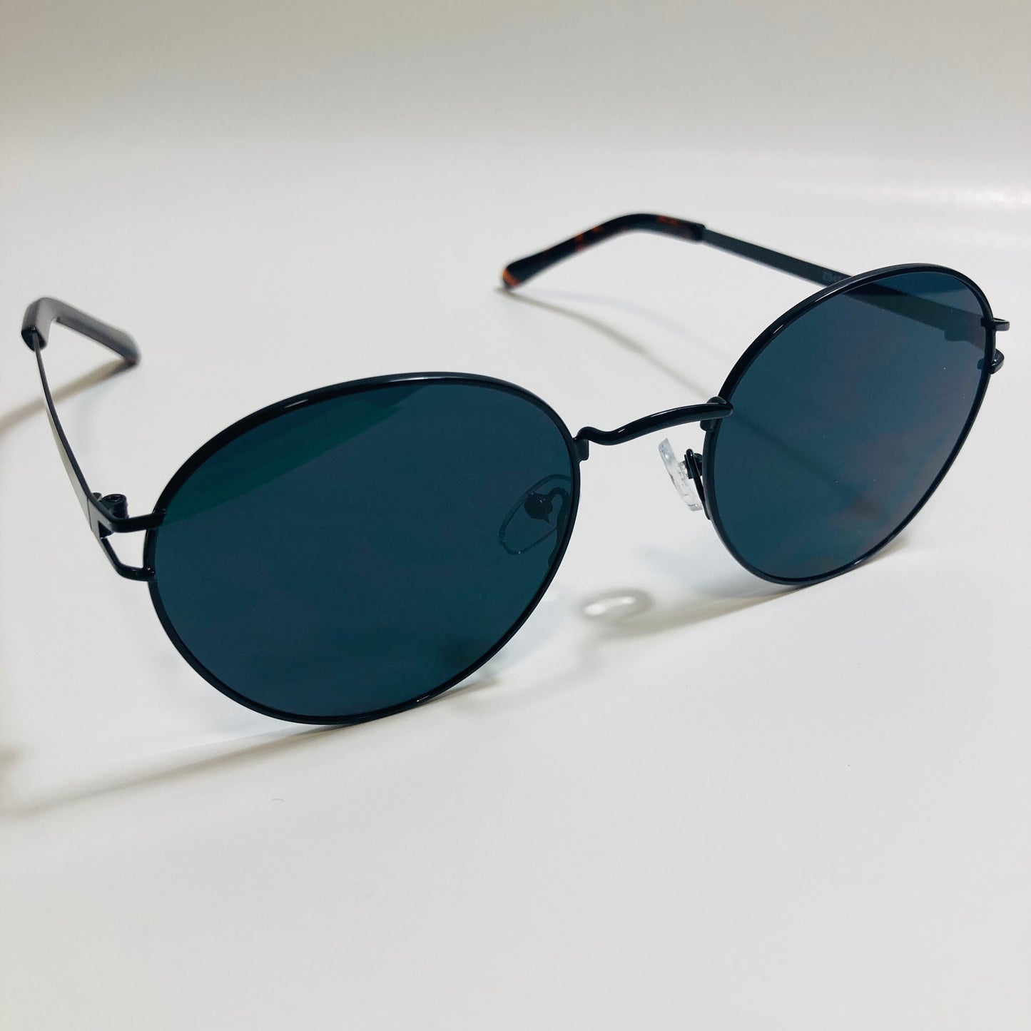 mens and womens black metal round sunglasses