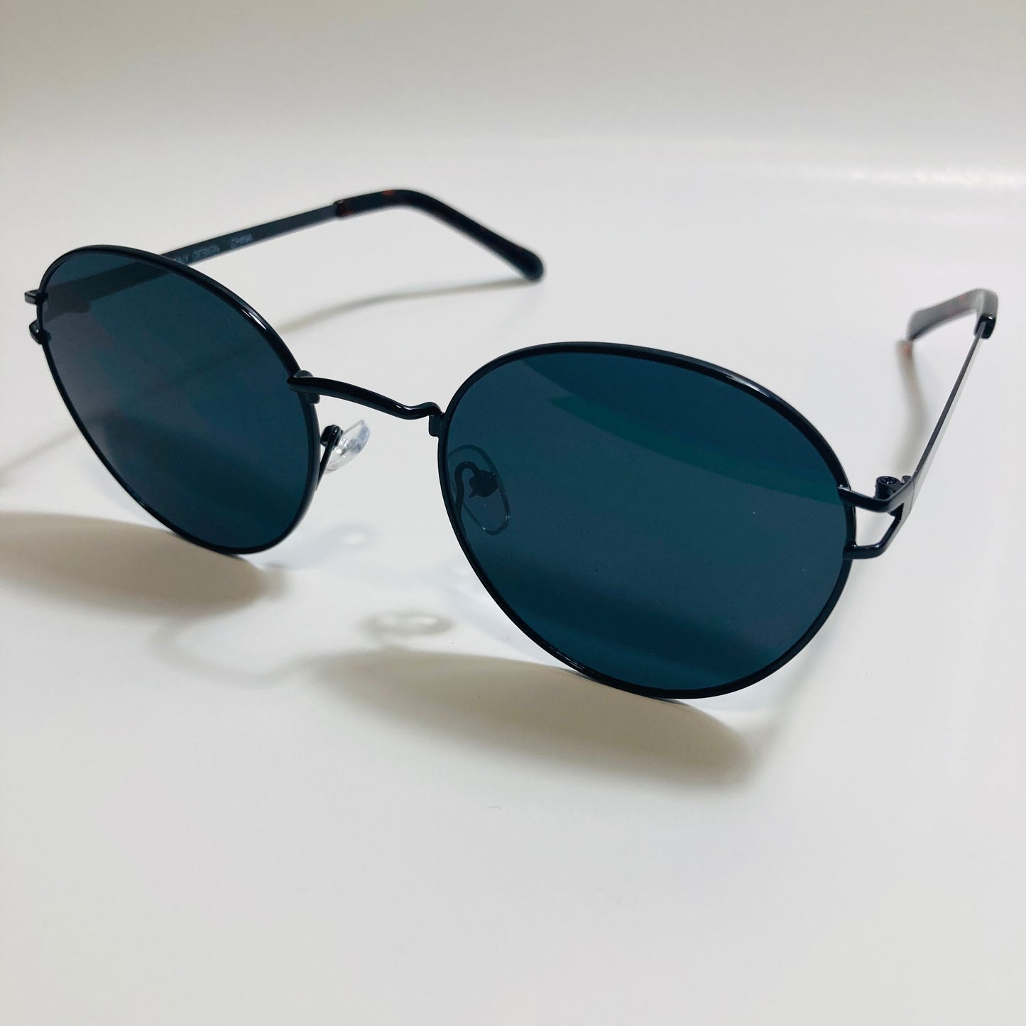 mens and womens black metal round sunglasses