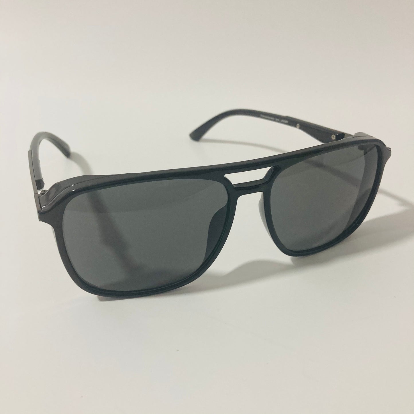 mens and womens black aviator sunglasses