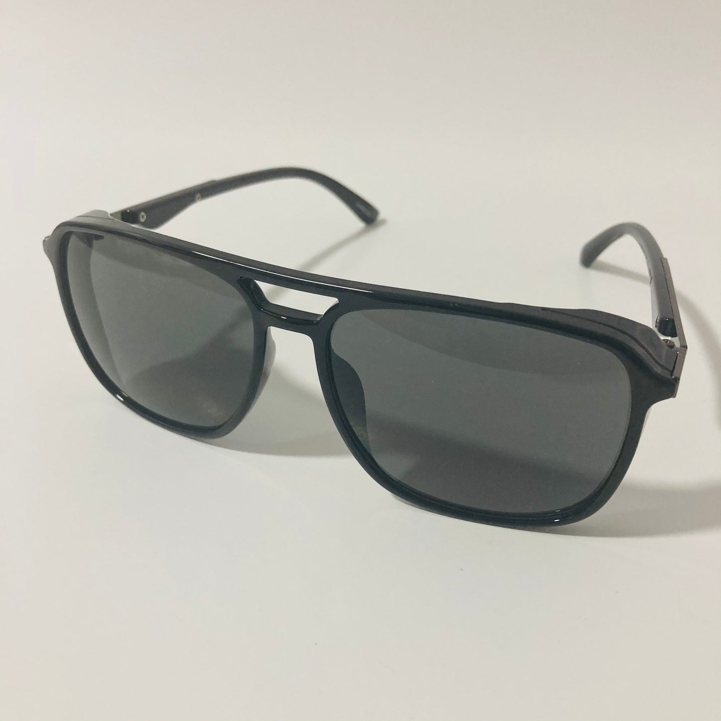 mens and womens black aviator sunglasses