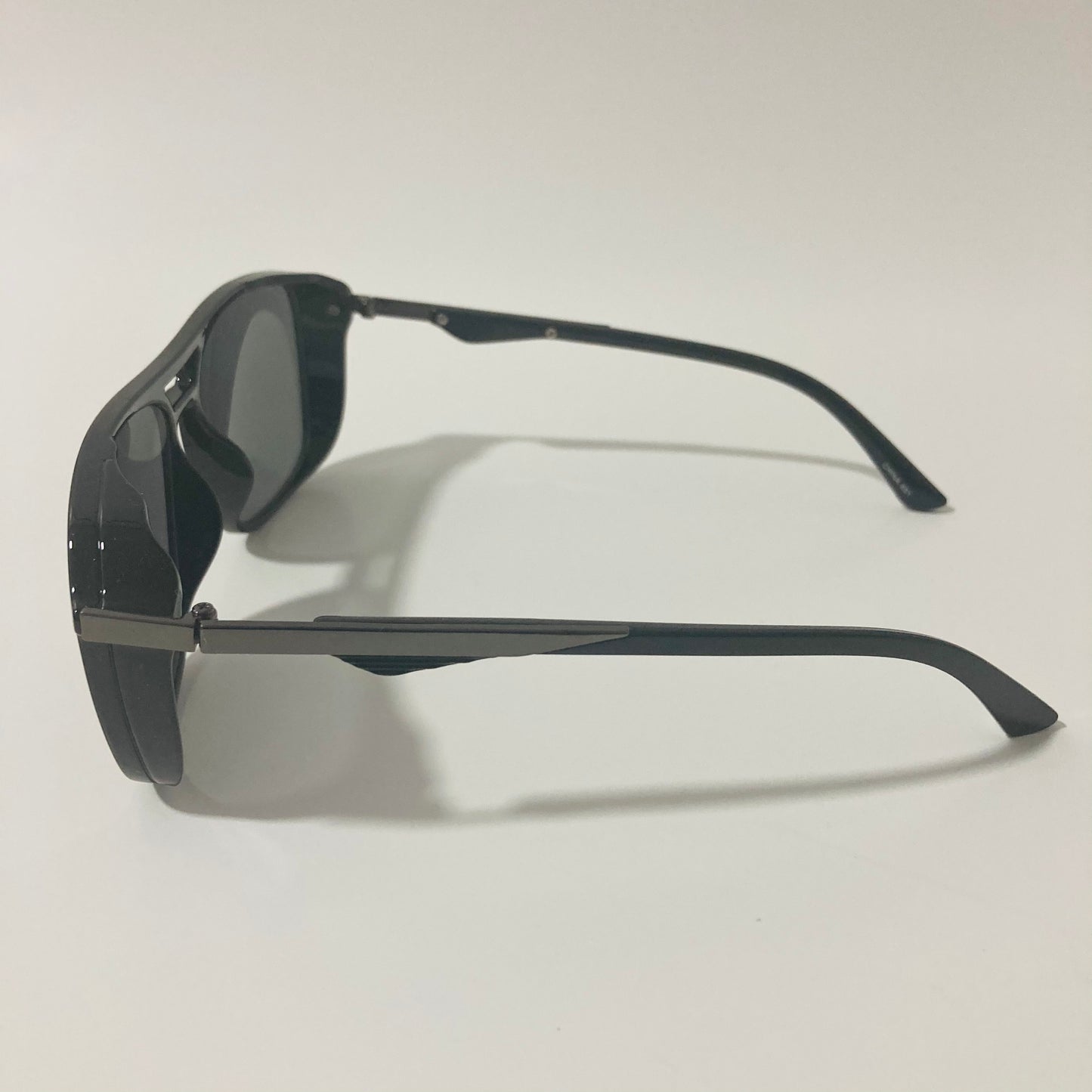 mens and womens black aviator sunglasses