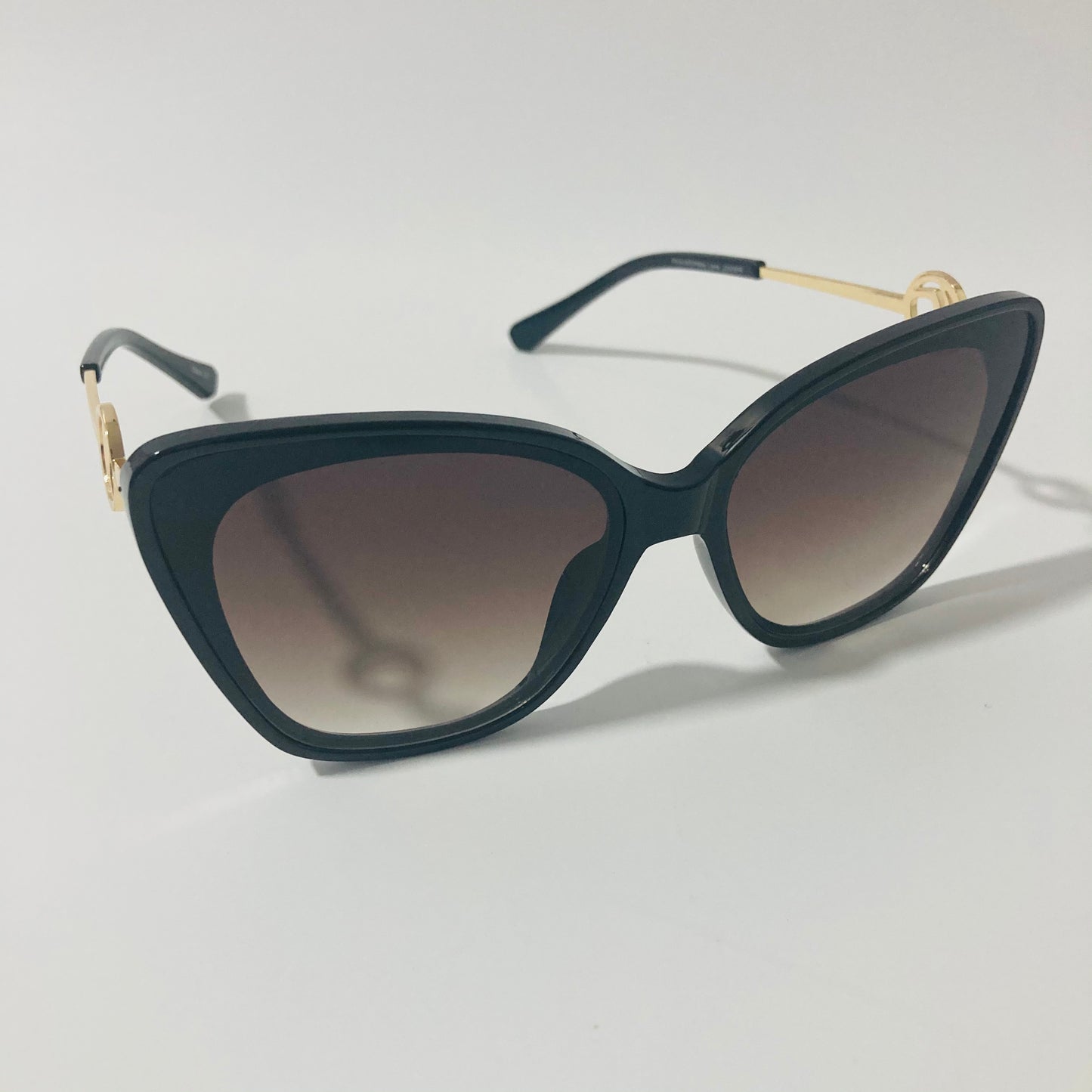 womens black cat eye sunglasses with gray lenses