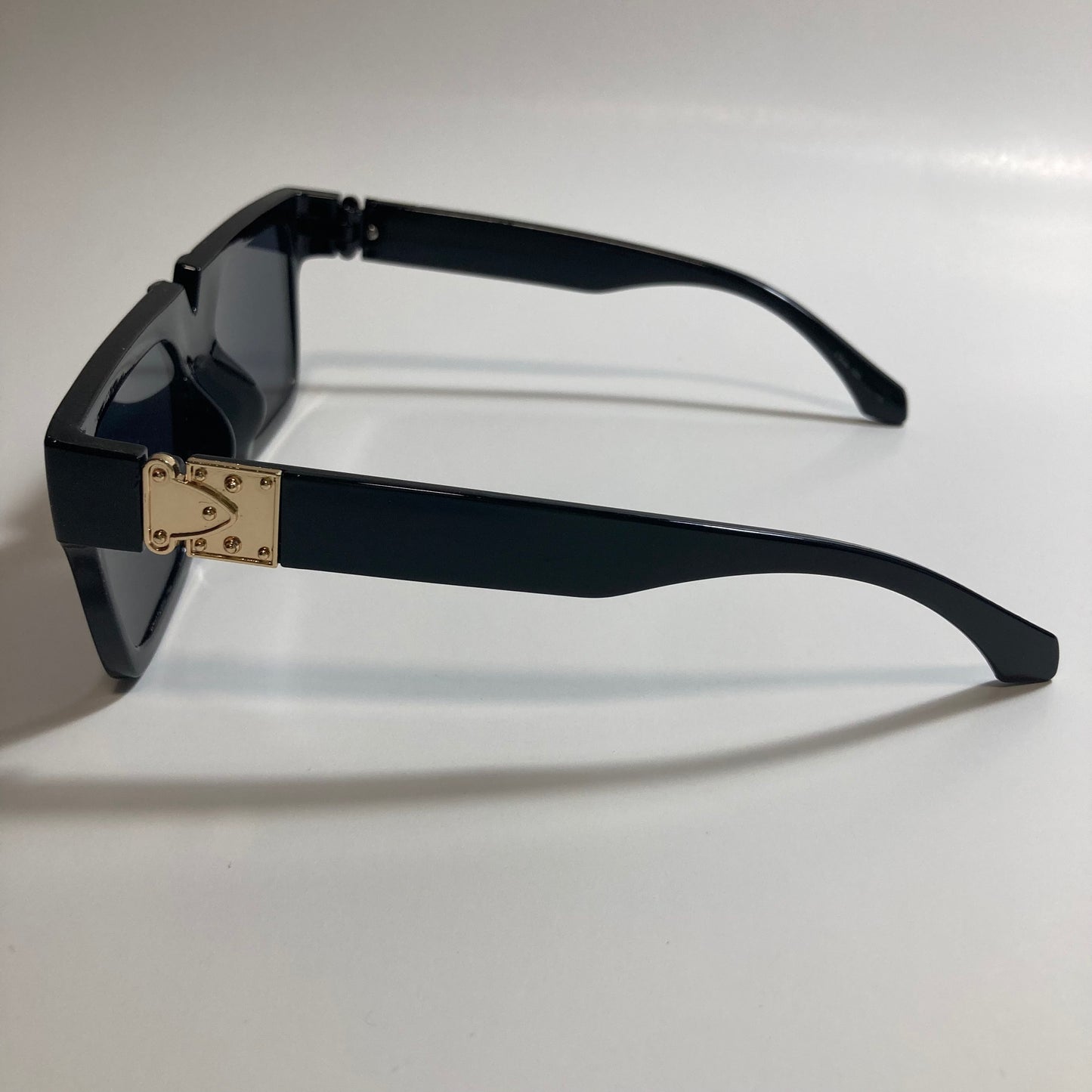 mens and womens black square sunglasses