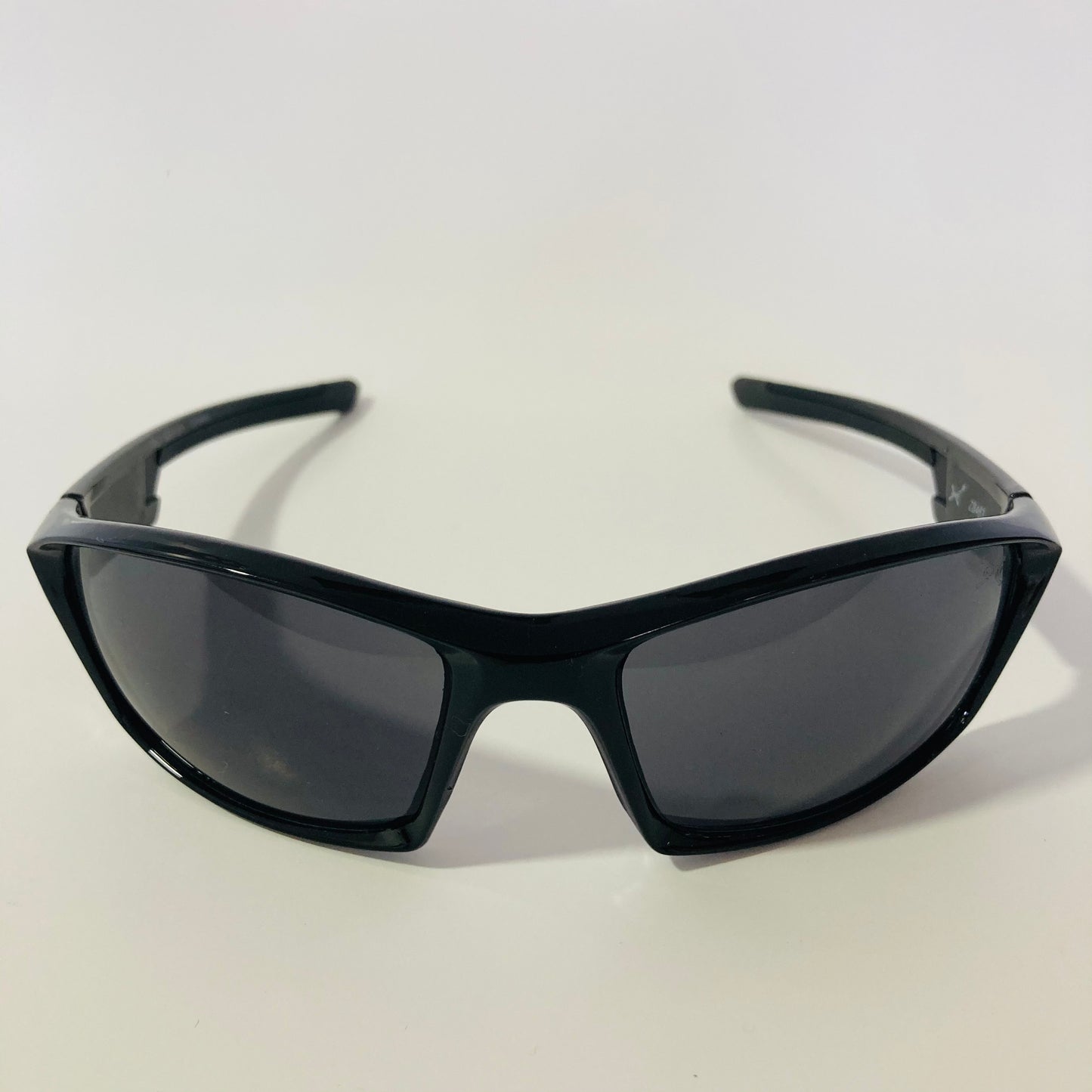 mens and womens black wrap around sunglasses