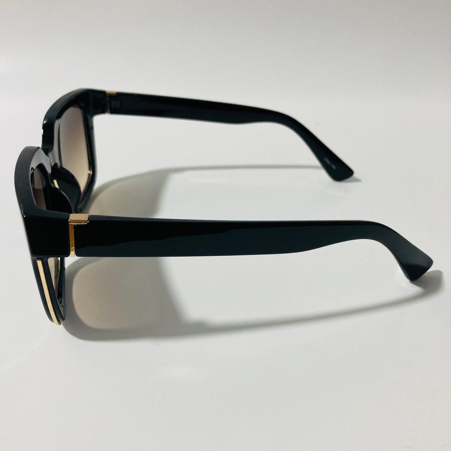 mens and womens black square sunglasses
