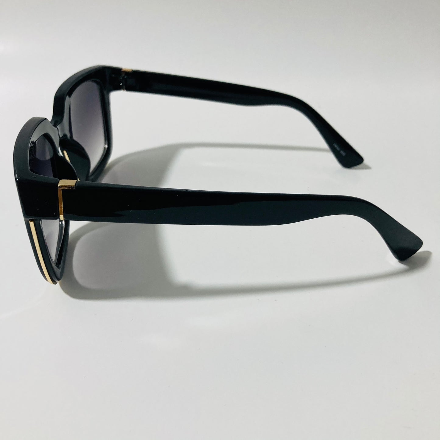 mens and womens black square sunglasses