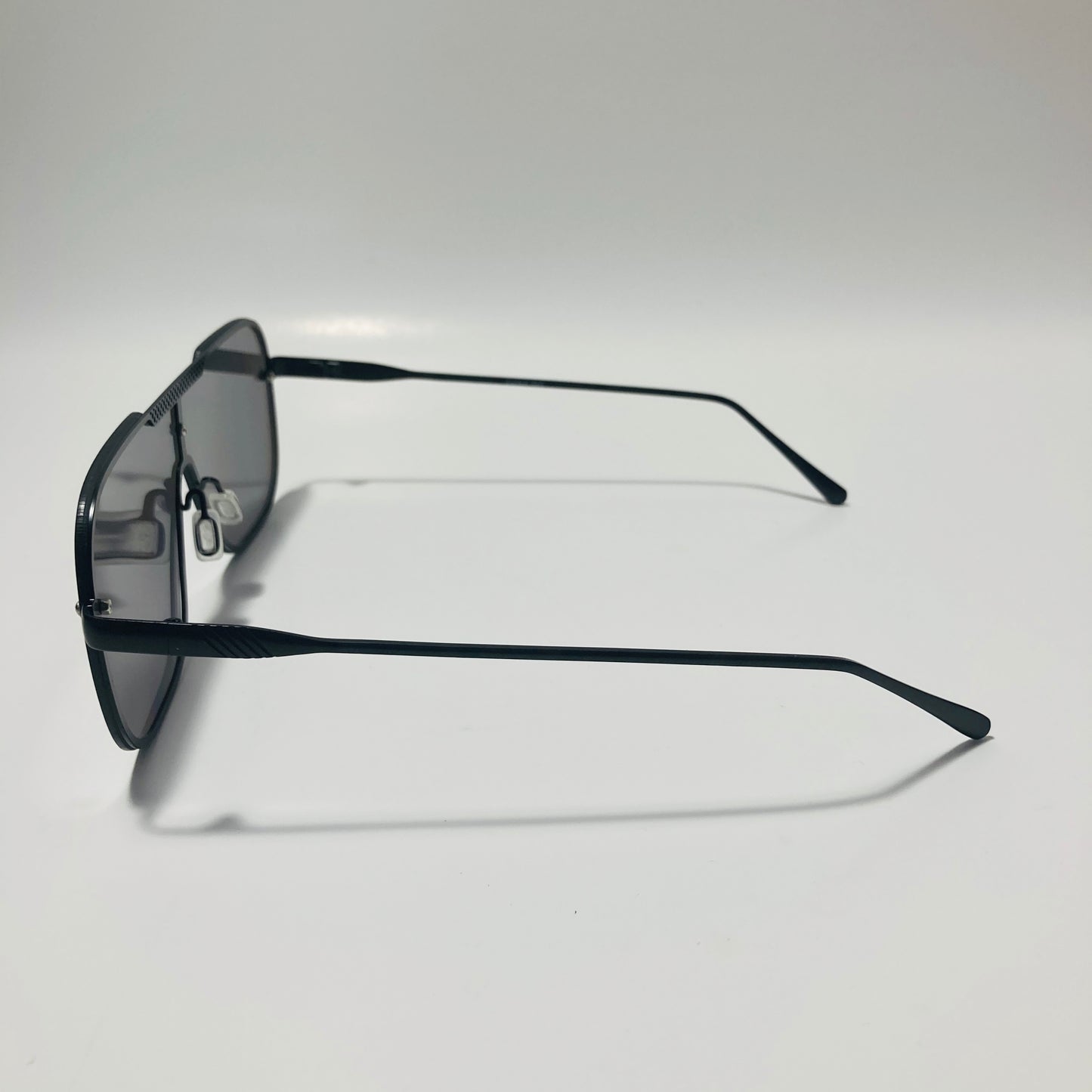 mens and womens black and blue mirrored aviator sunglasses