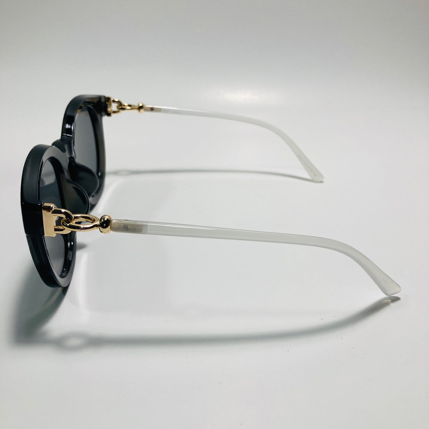womens black round sunglasses with black lenses