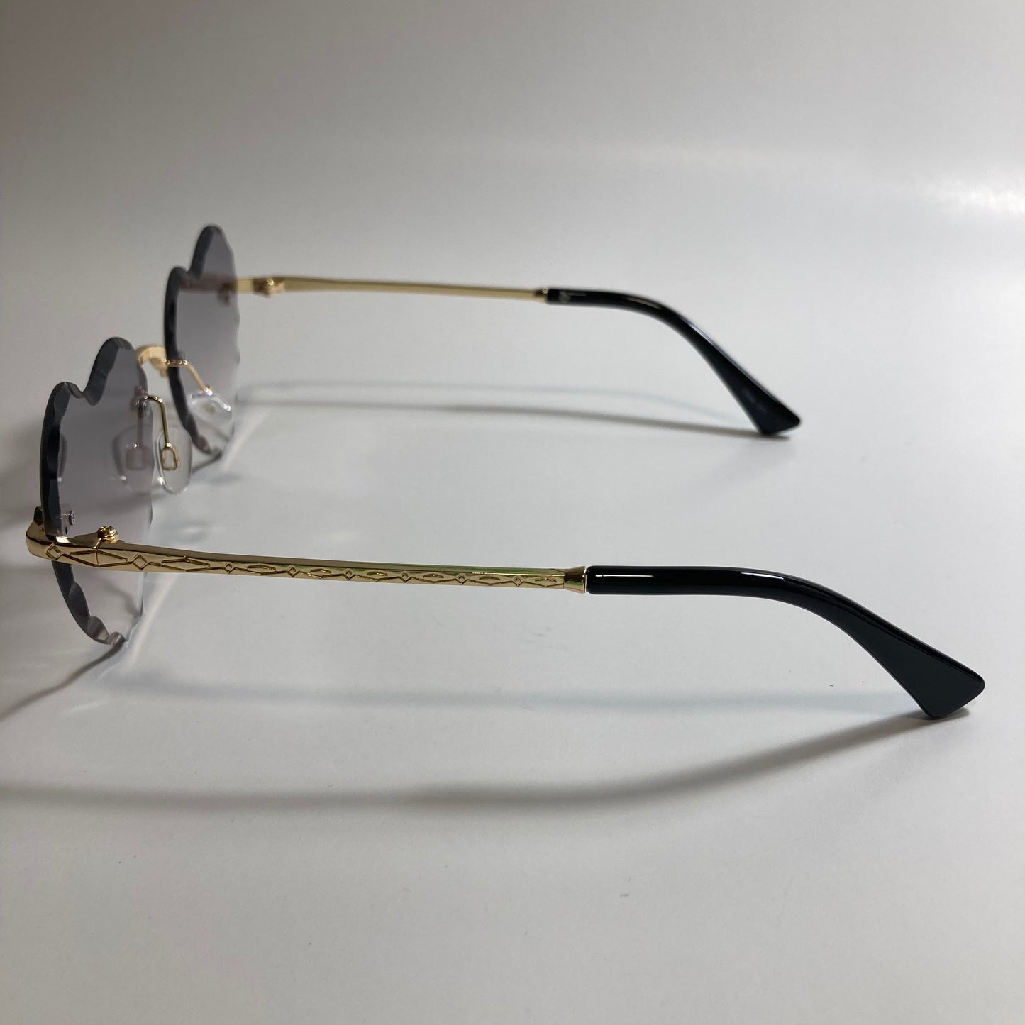 womens gold and black heart shape sunglasses
