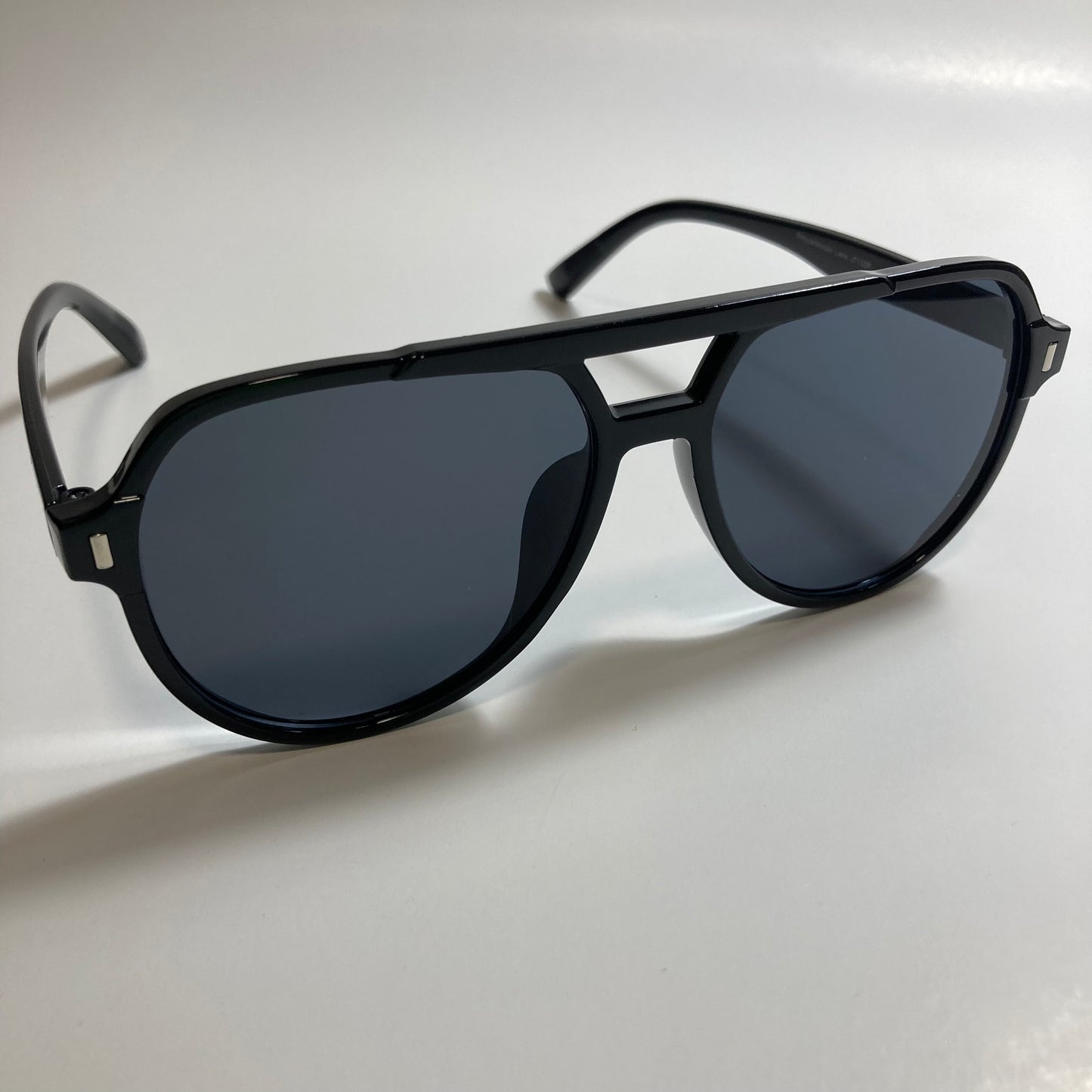 mens and womens black aviator sunglasses