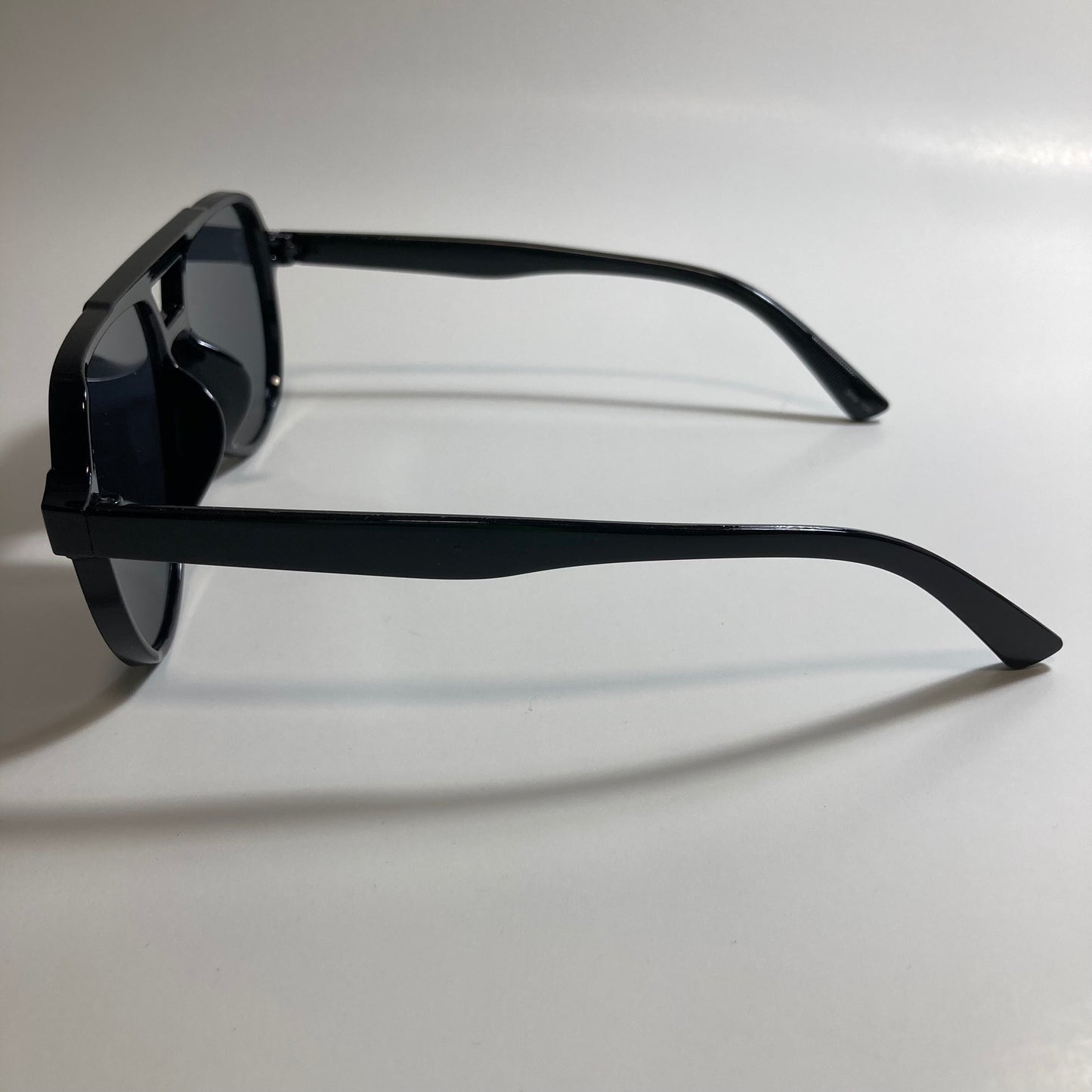 mens and womens black aviator sunglasses
