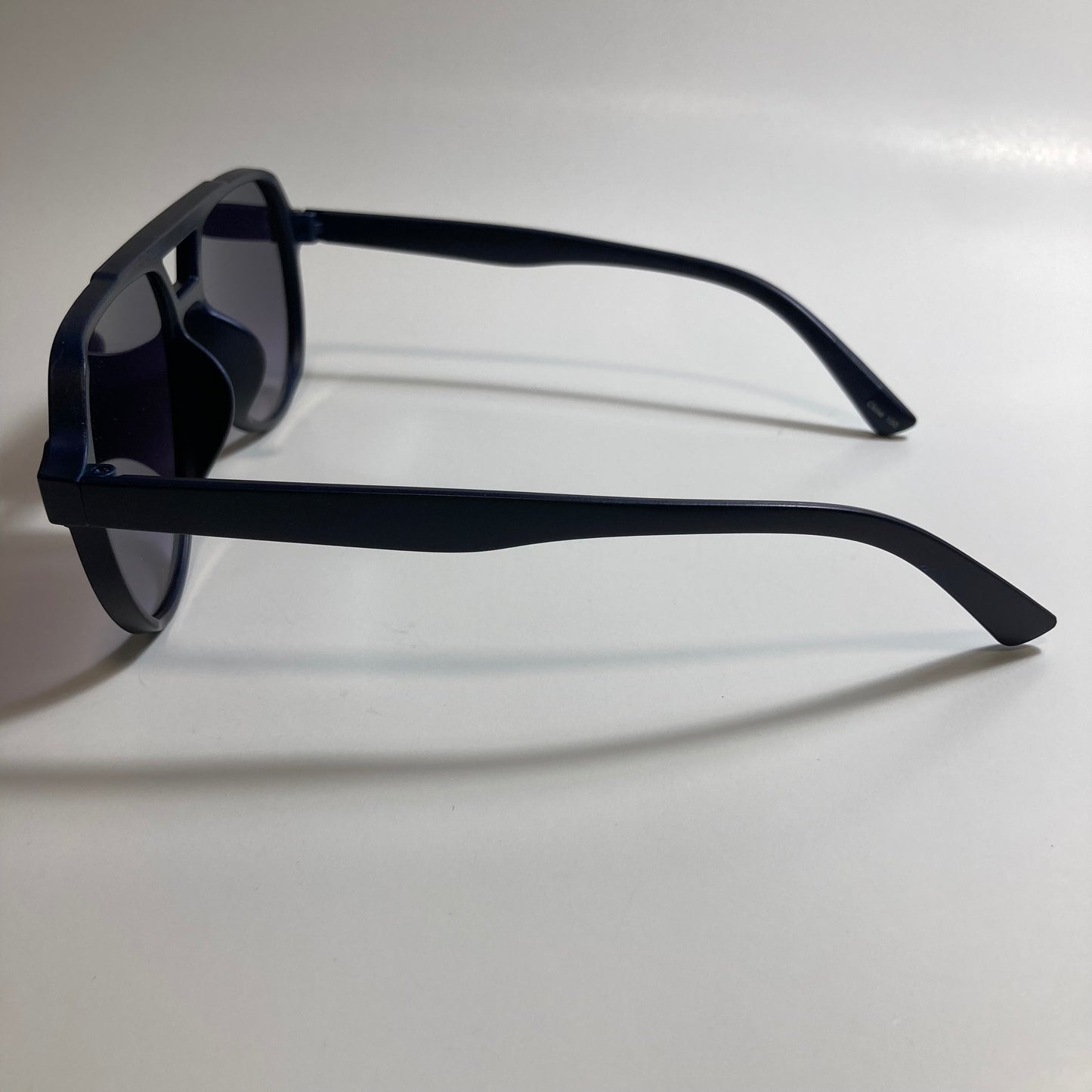mens and womens black and blue mirrored aviator sunglasses