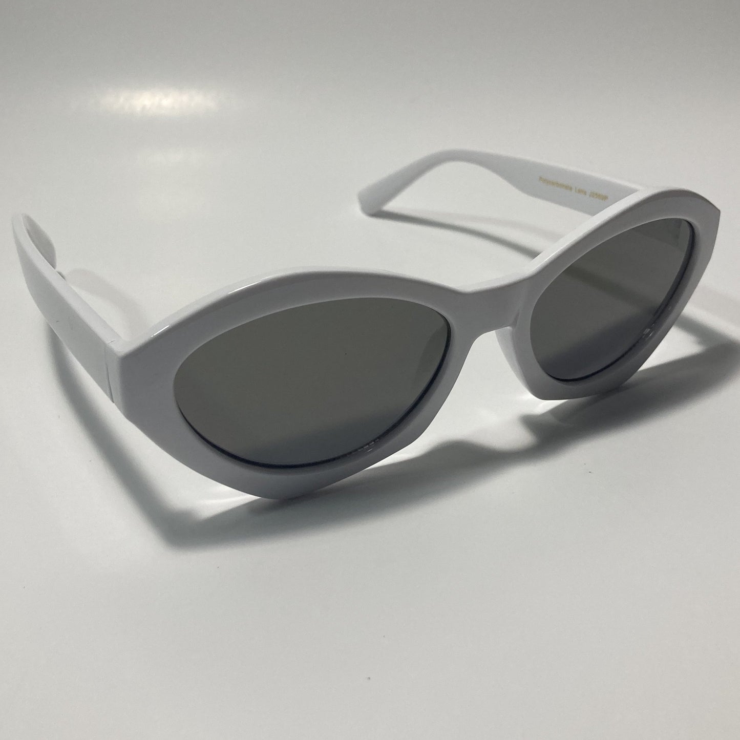 womens white and black cat eye sunglasses