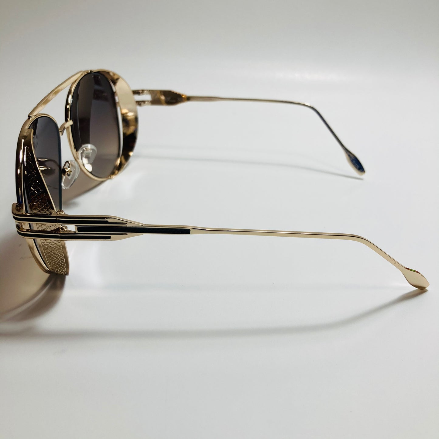 Mens and Womens metal aviator sunglasses gold with mirror blue lenses