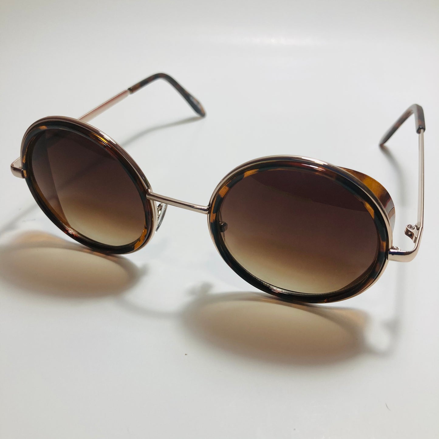 mens and womens brown round side shield sunglasses