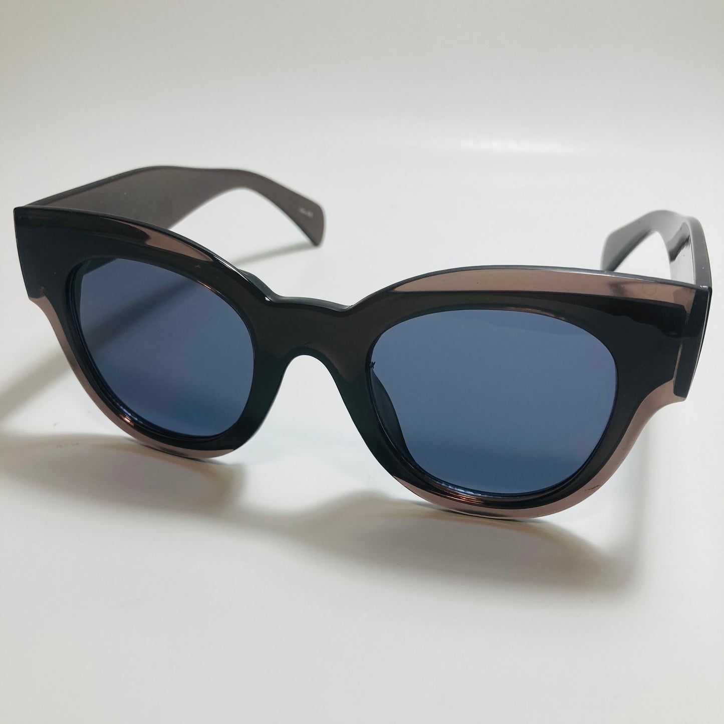 black womens round oversize sunglasses