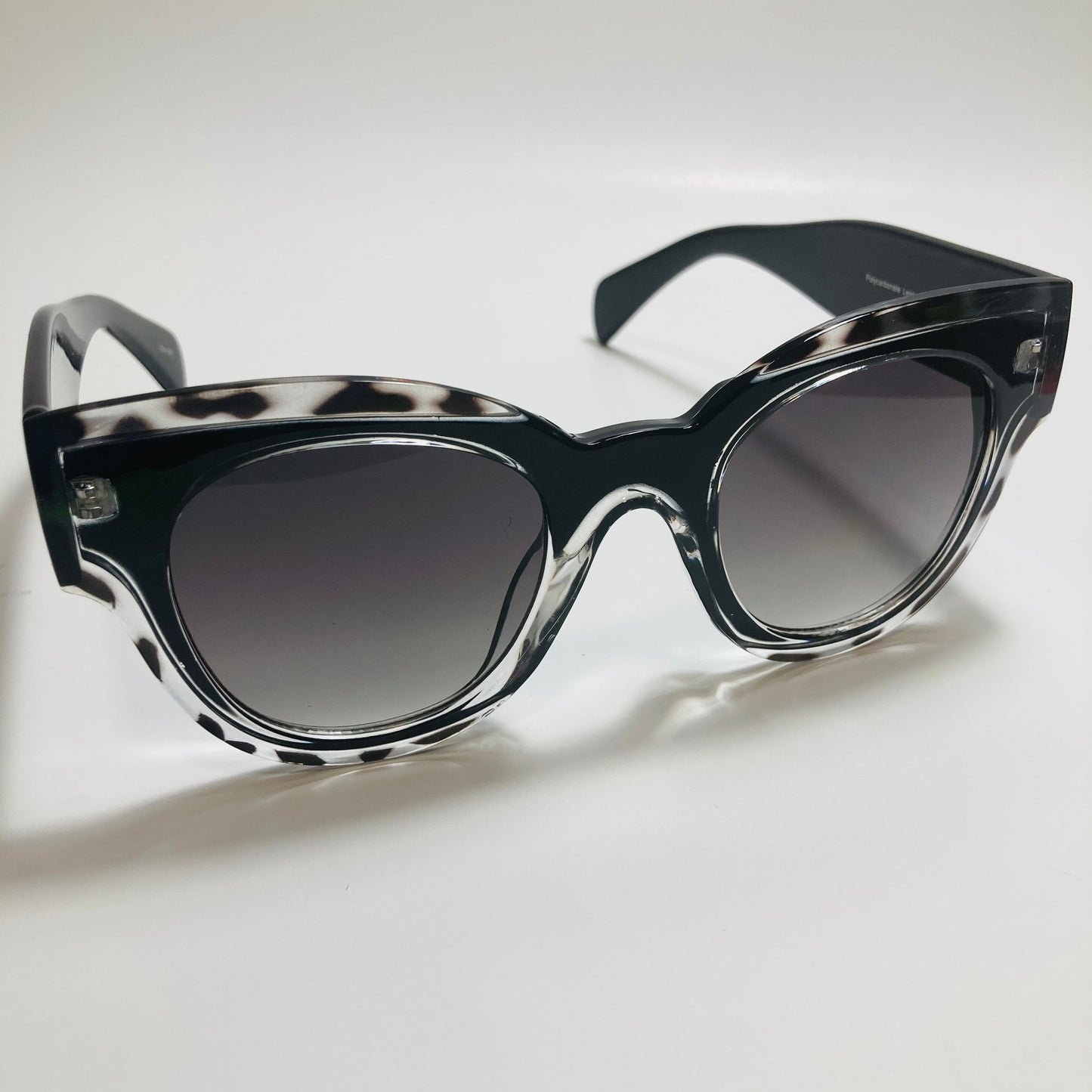 black womens round oversize sunglasses