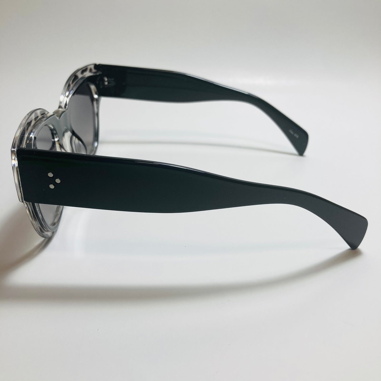 black womens round oversize sunglasses