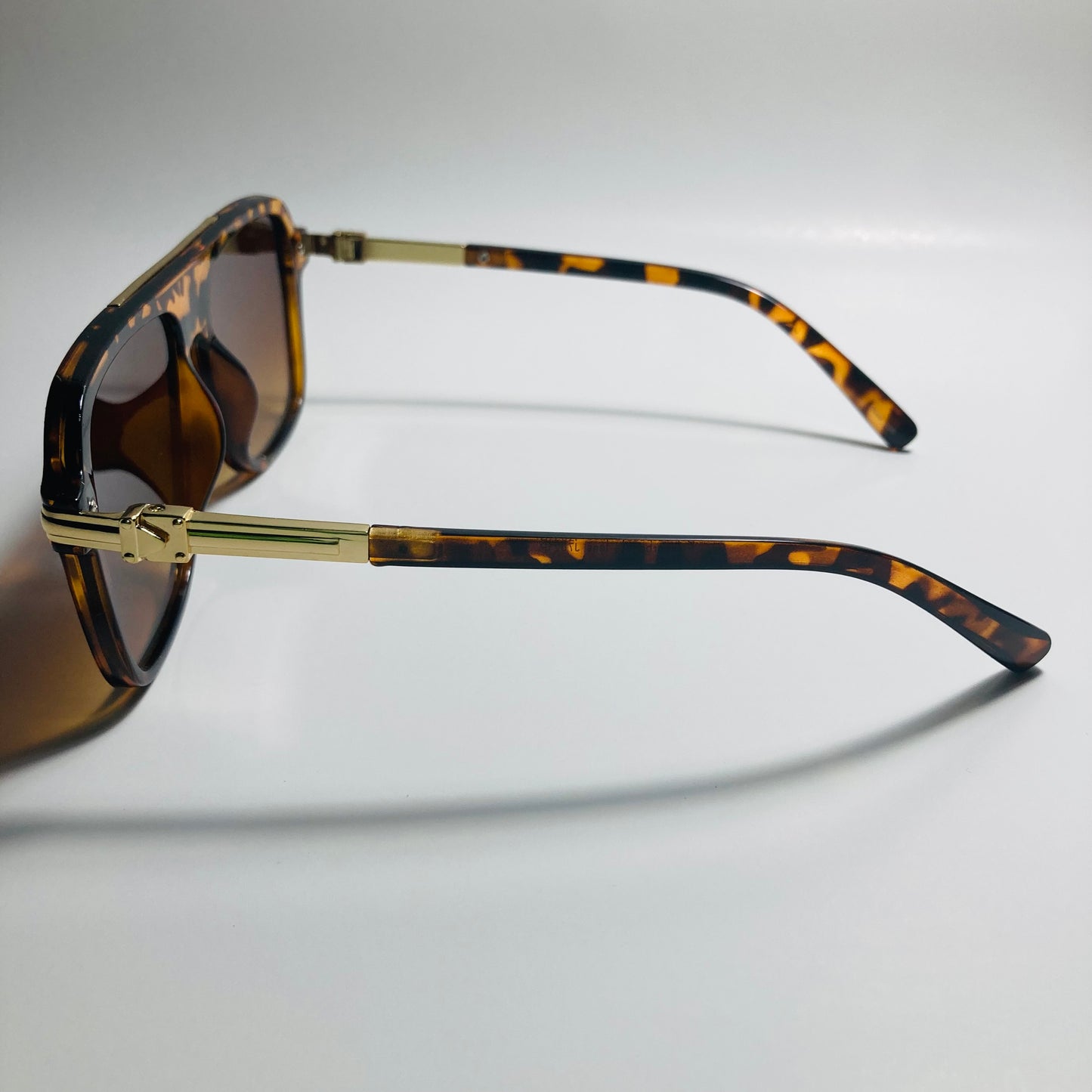mens and womens brown aviator sunglasses