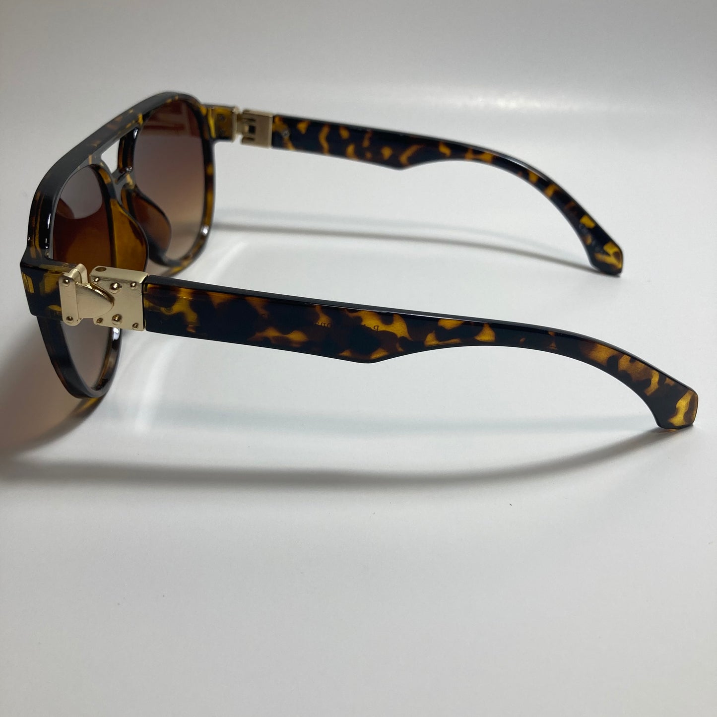 mens and womens brown aviator sunglasses