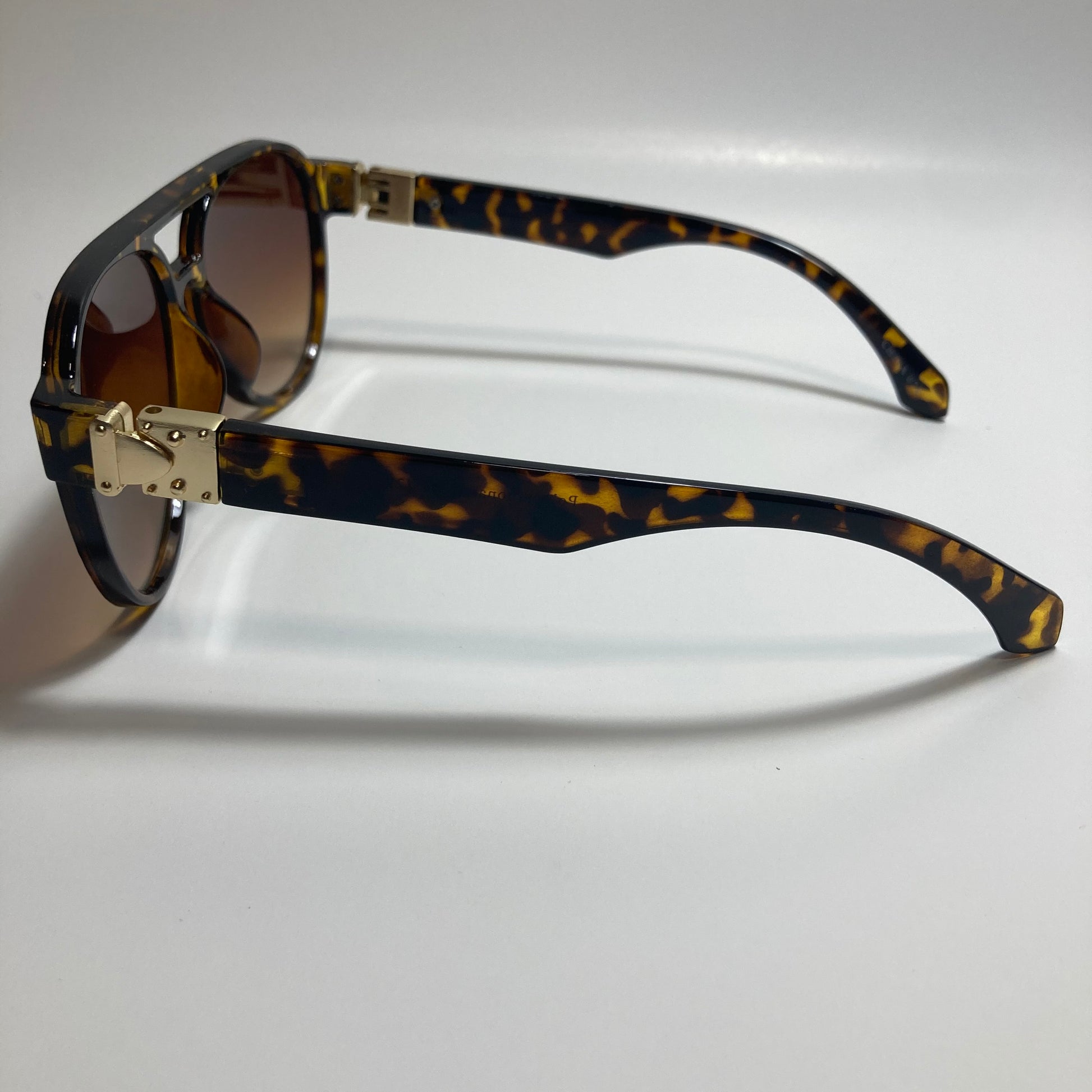 mens and womens brown aviator sunglasses
