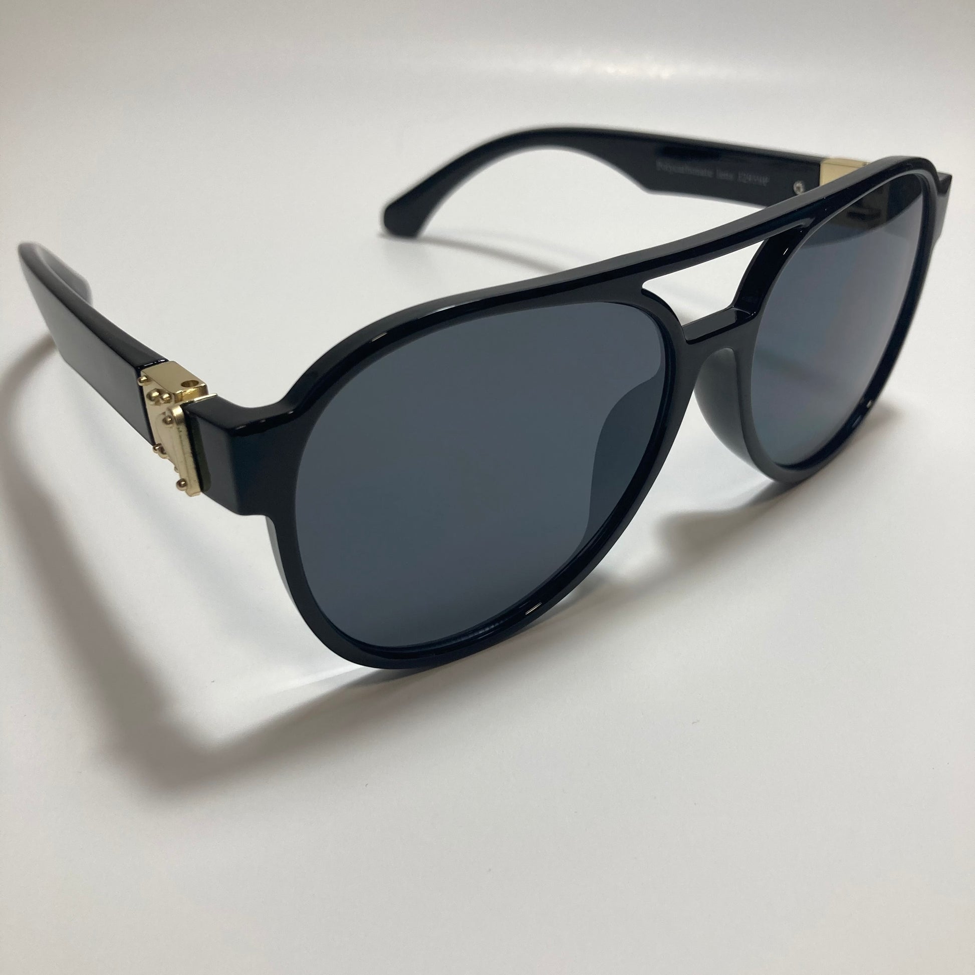mens and womens black aviator sunglasses