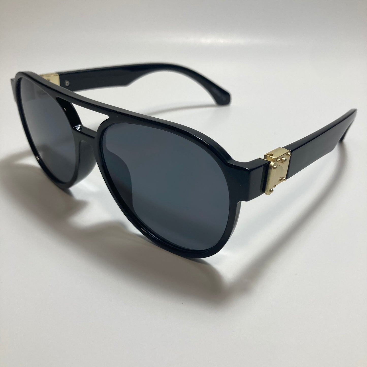 mens and womens black aviator sunglasses