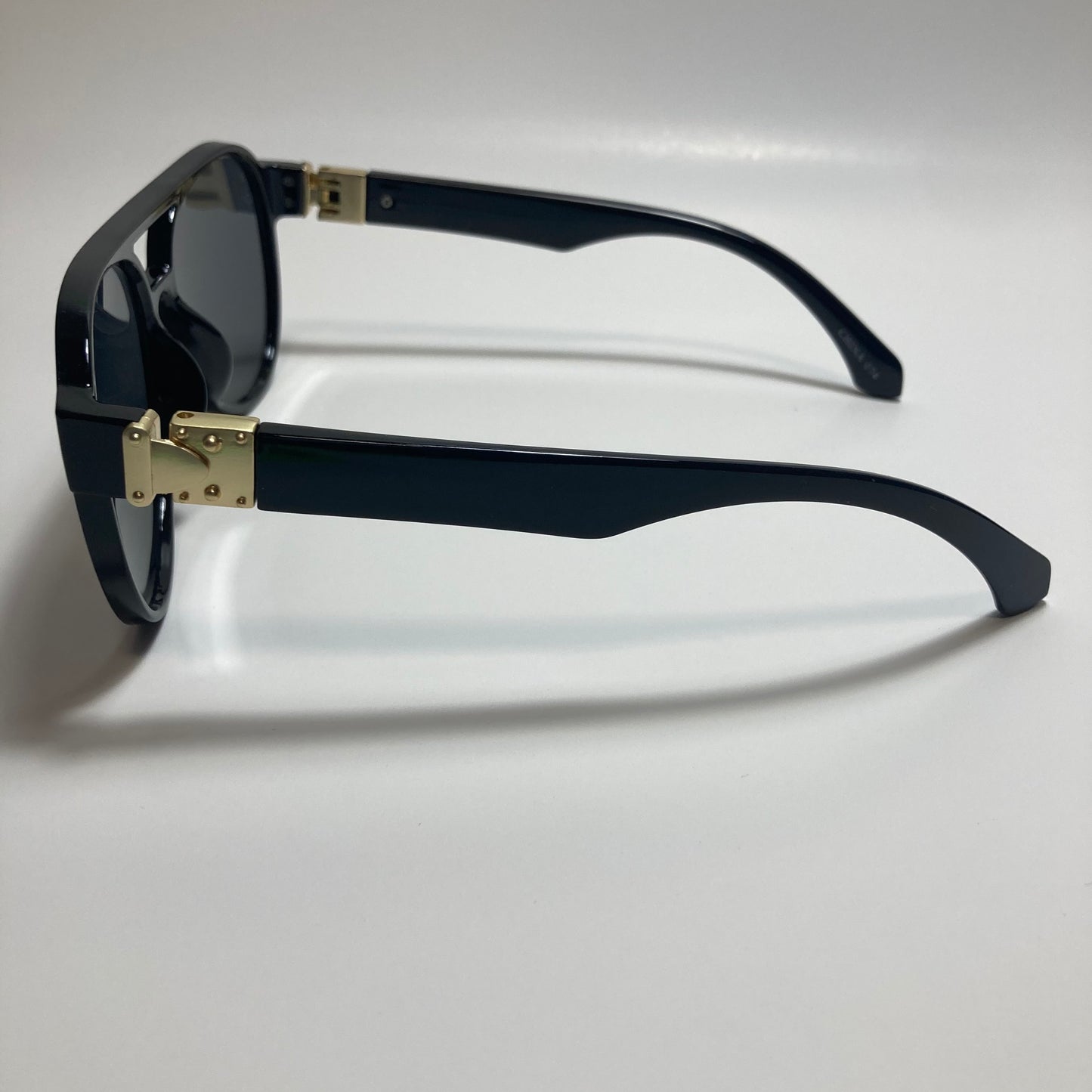 mens and womens black aviator sunglasses
