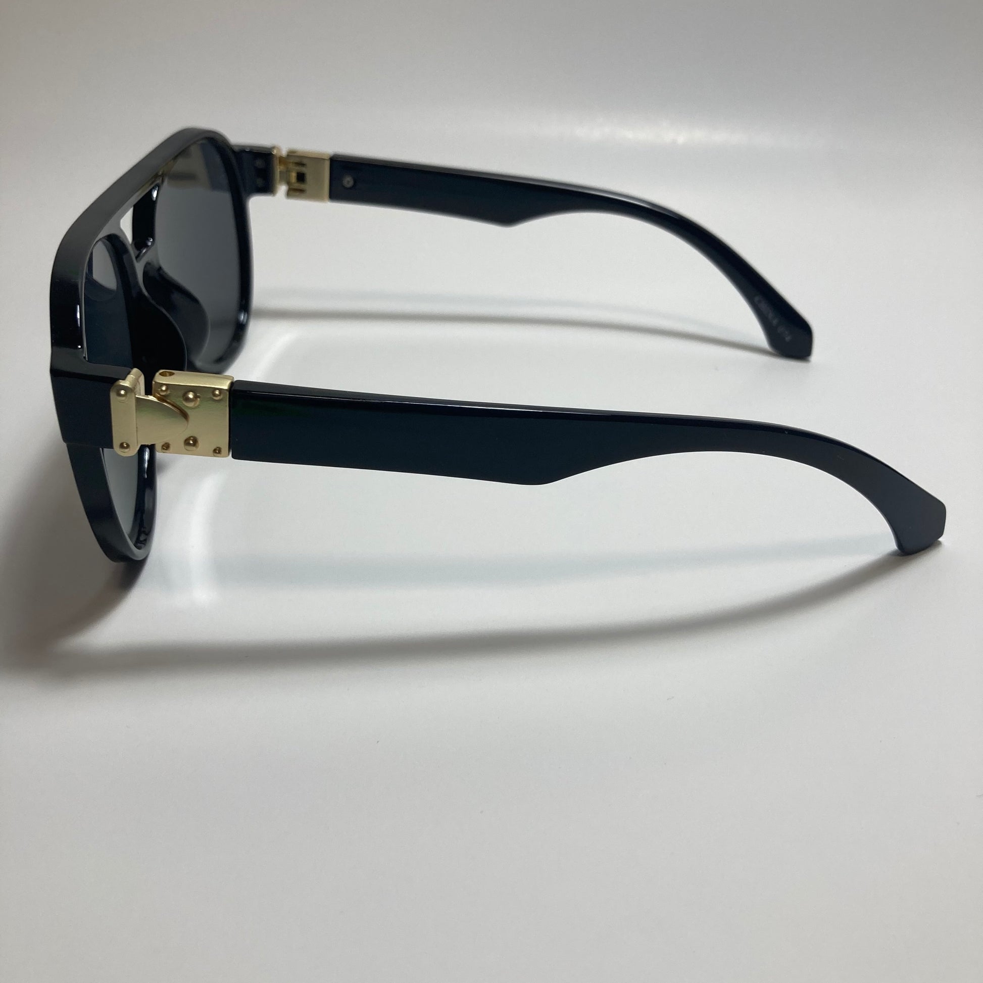mens and womens black aviator sunglasses