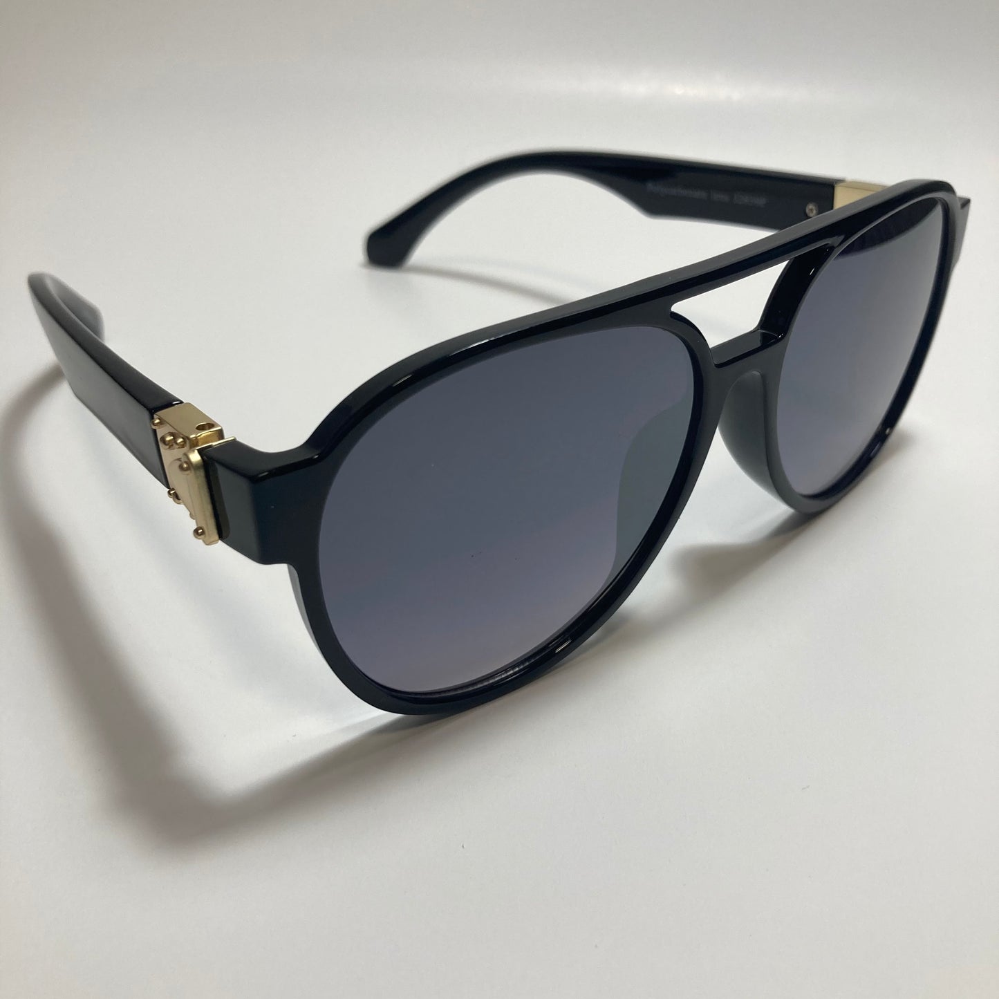 mens and womens black aviator sunglasses