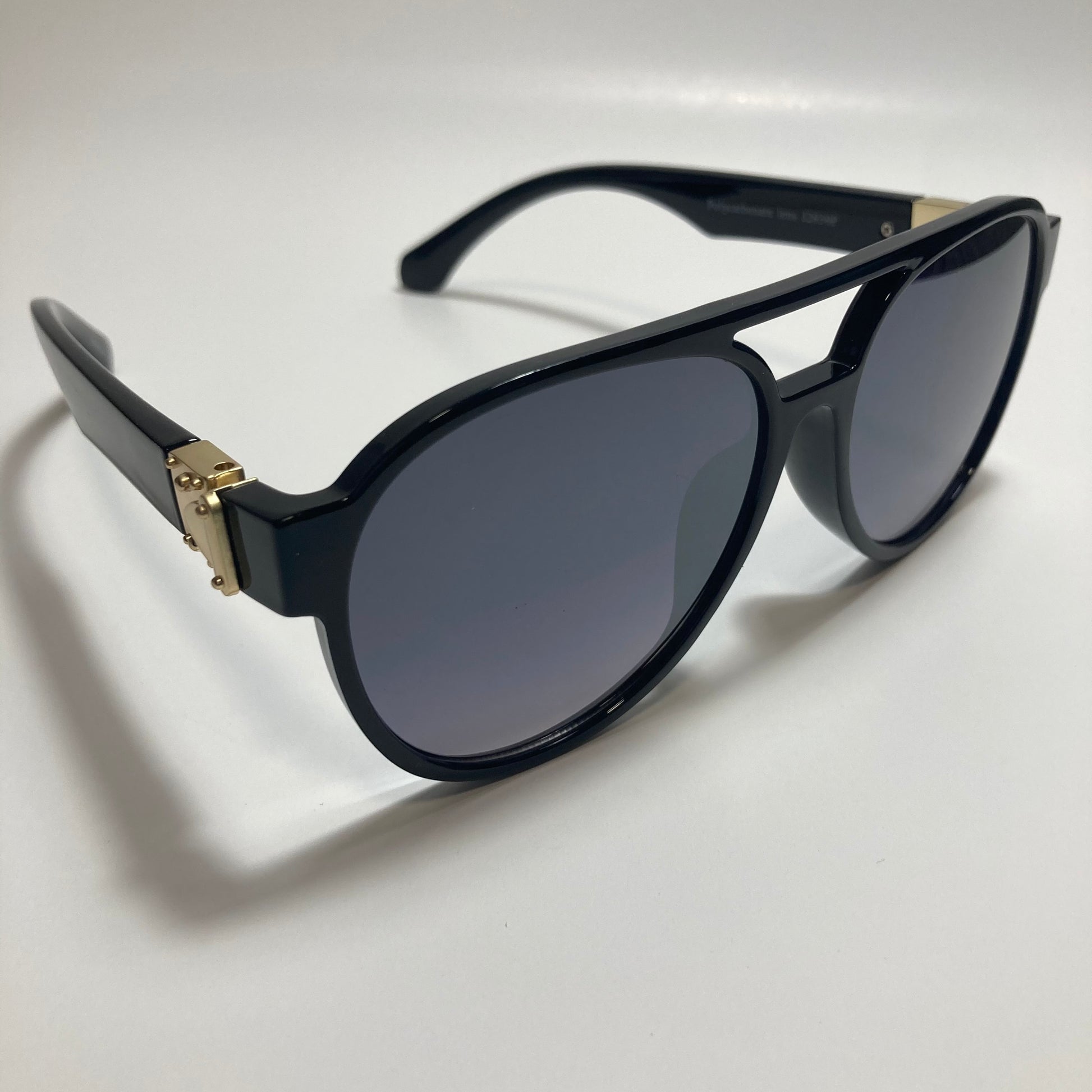 mens and womens black aviator sunglasses