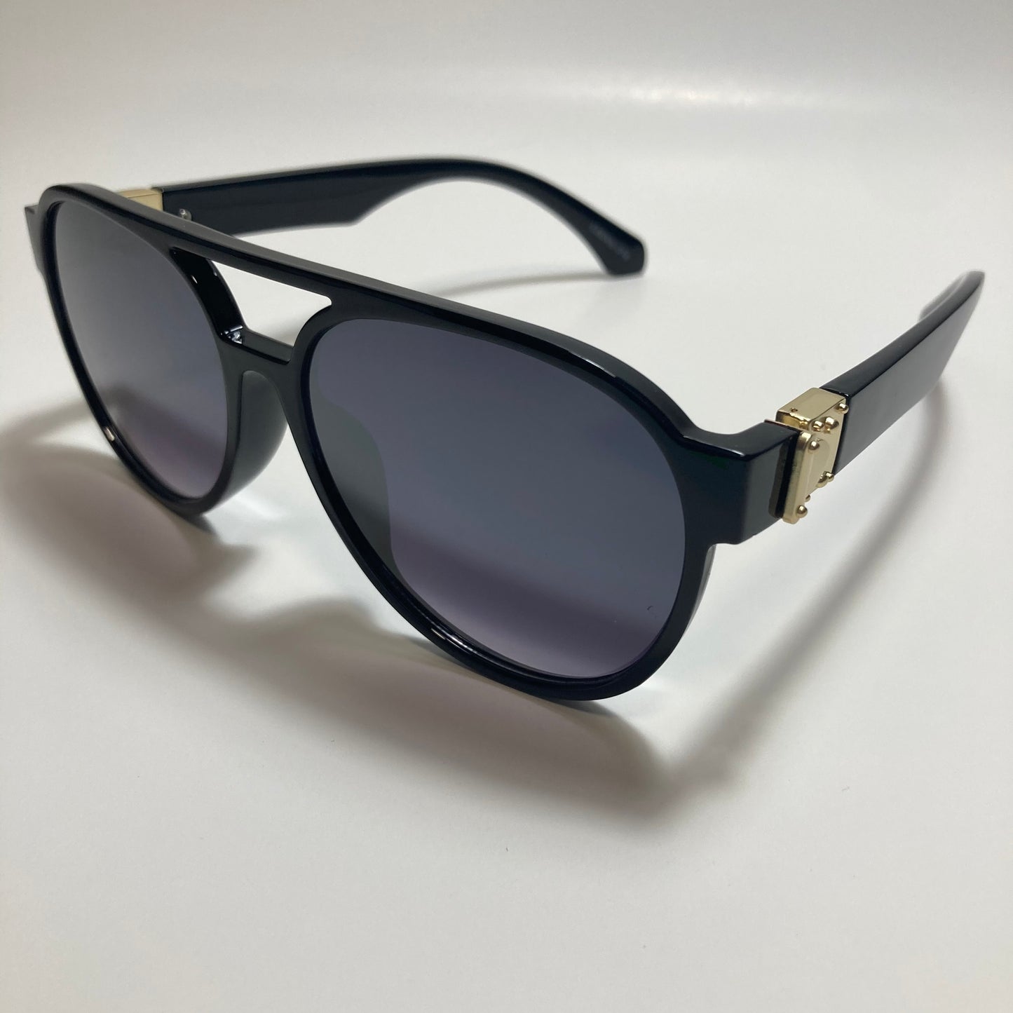 mens and womens black aviator sunglasses