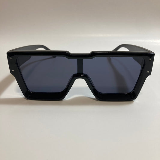 mens and womens black oversize square sunglasses