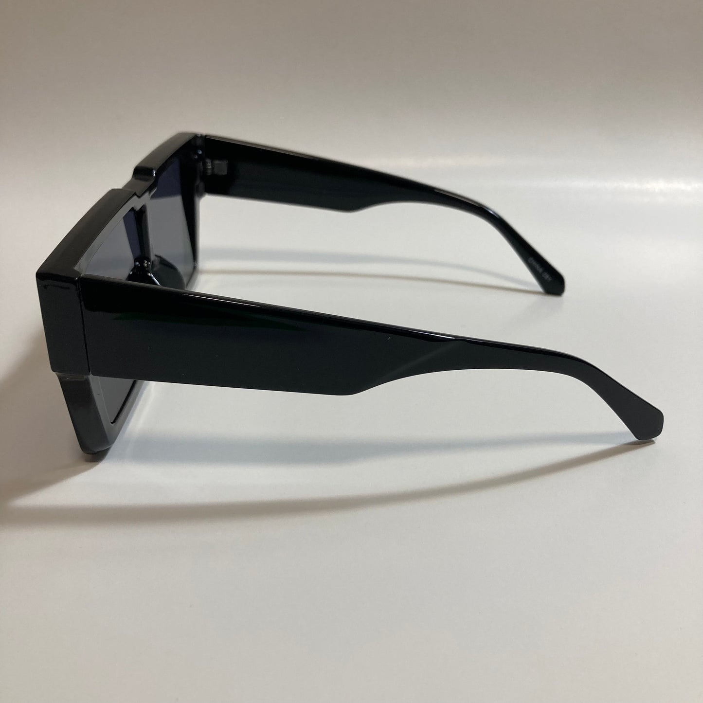 mens and womens black oversize square sunglasses